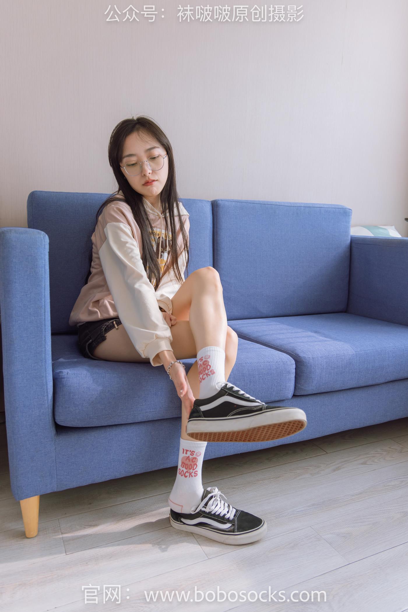 [BoBoSocks袜啵啵]NO.143 稚予-匡威板鞋、vans帆布鞋、两双白棉袜[166P/1V/6.24GB]