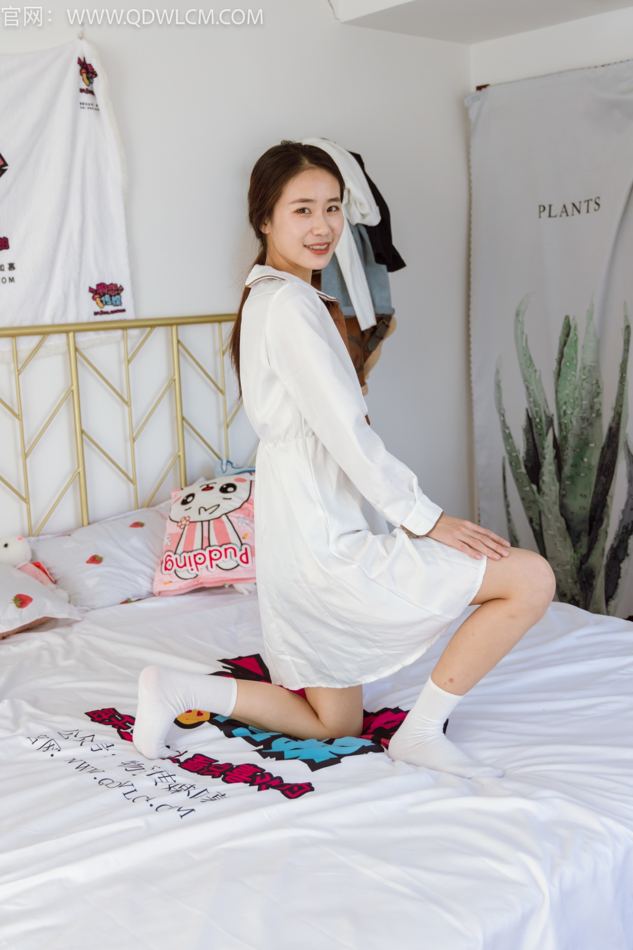 物恋传媒 NO.1329 菜菜-日落沙滩后[140P/1V/3.89GB]