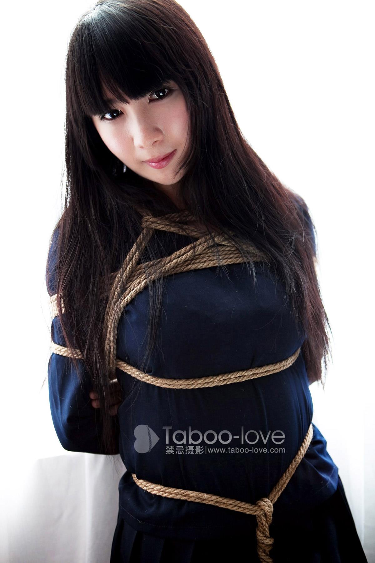 [禁忌摄影]Taboo-love NO.001 迷人的眼神[33P/10MB]