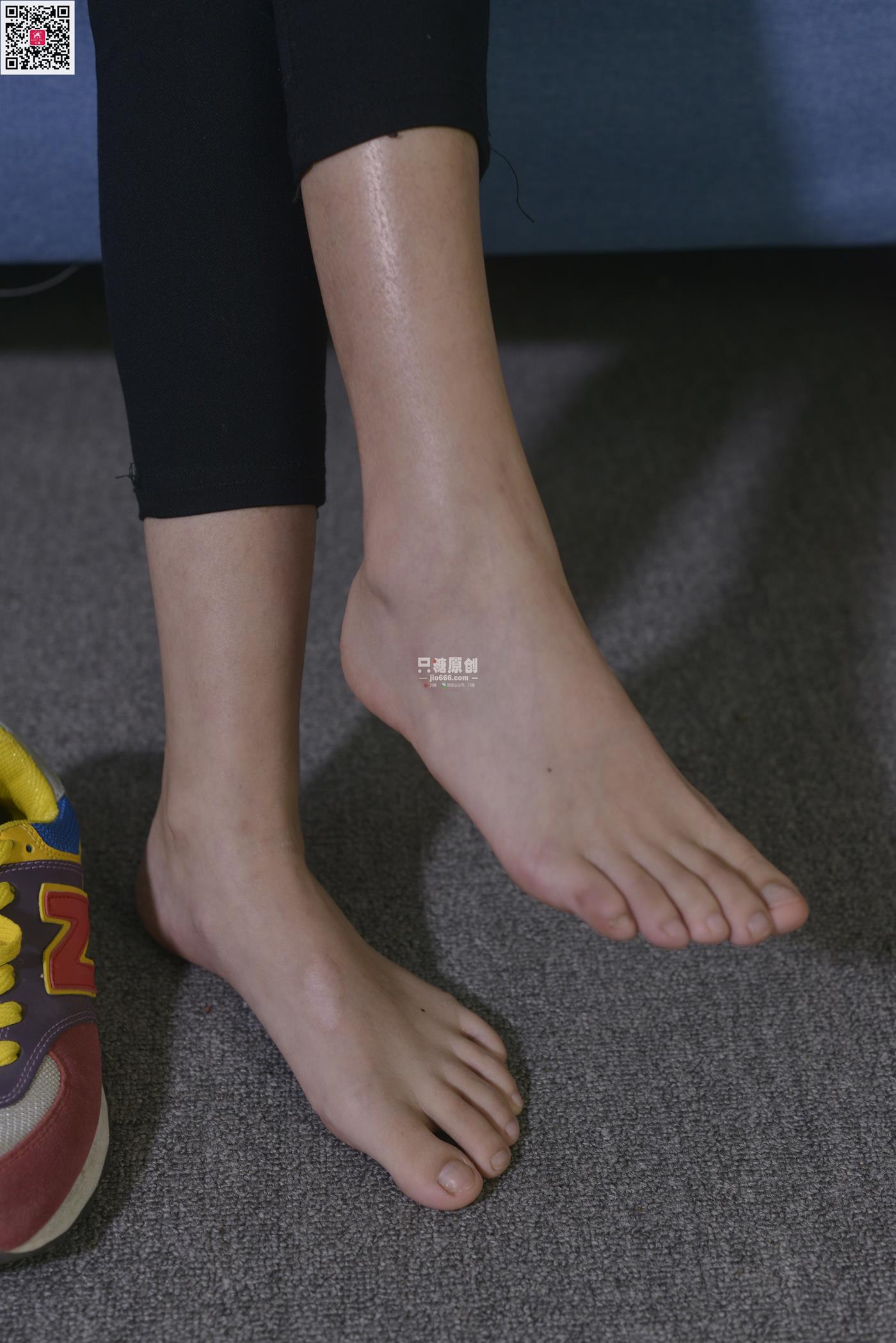 [只糖原创]NO.584 周菲 温暖过冬[106P/1V/1.57GB]