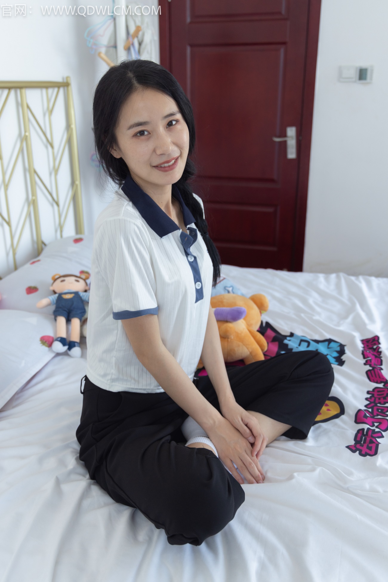 物恋传媒 NO.1297 菜菜-萤火虫小巷[164P/1V/4.58GB]