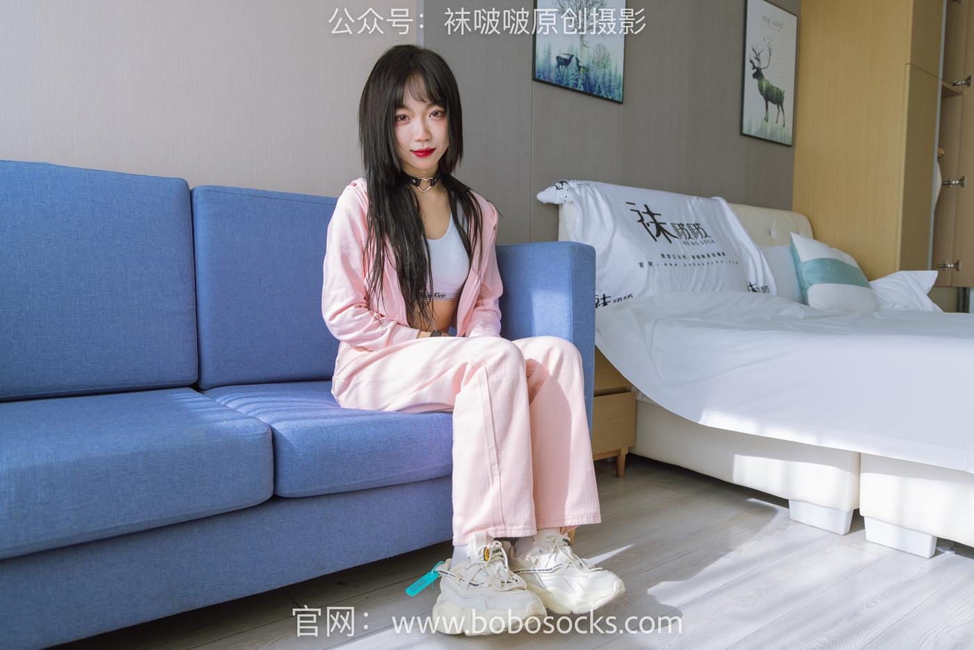 [BoBoSocks袜啵啵]NO.141 周周-运动鞋、白棉袜、裸足[140P/1V/5.57GB]