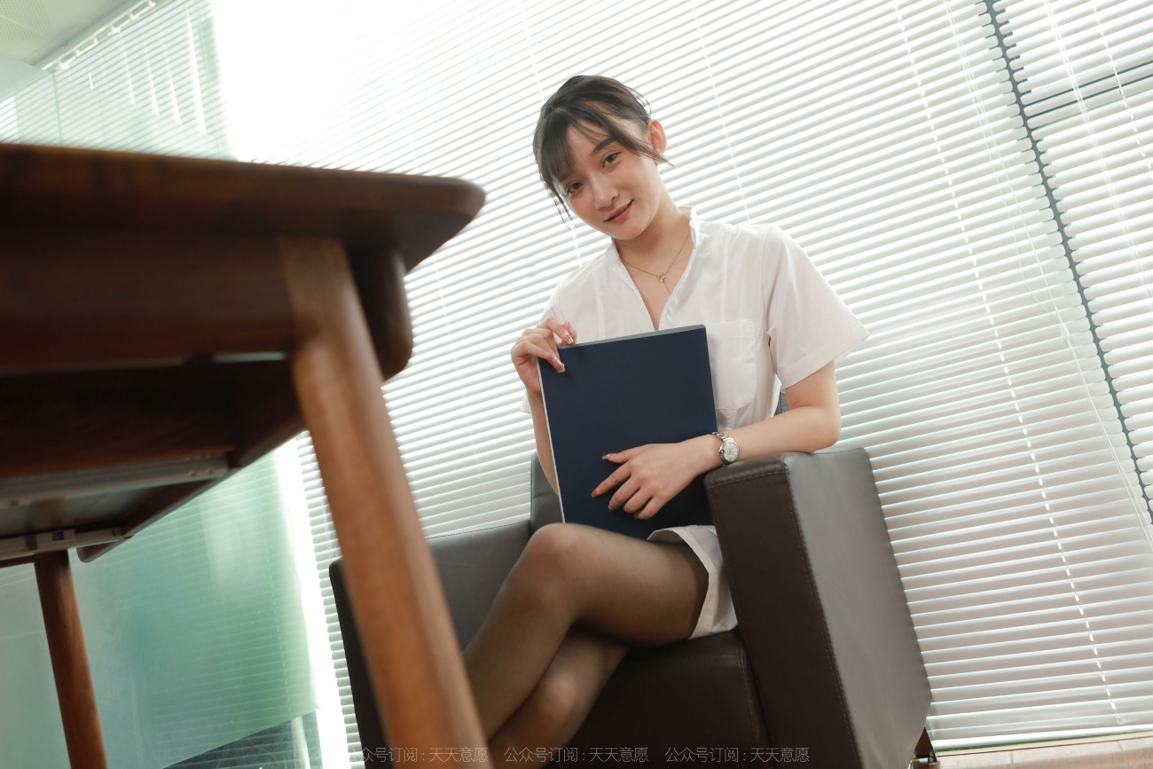 [IESS异思趣向] 耽丝 221013秋秋 [90P/92MB]