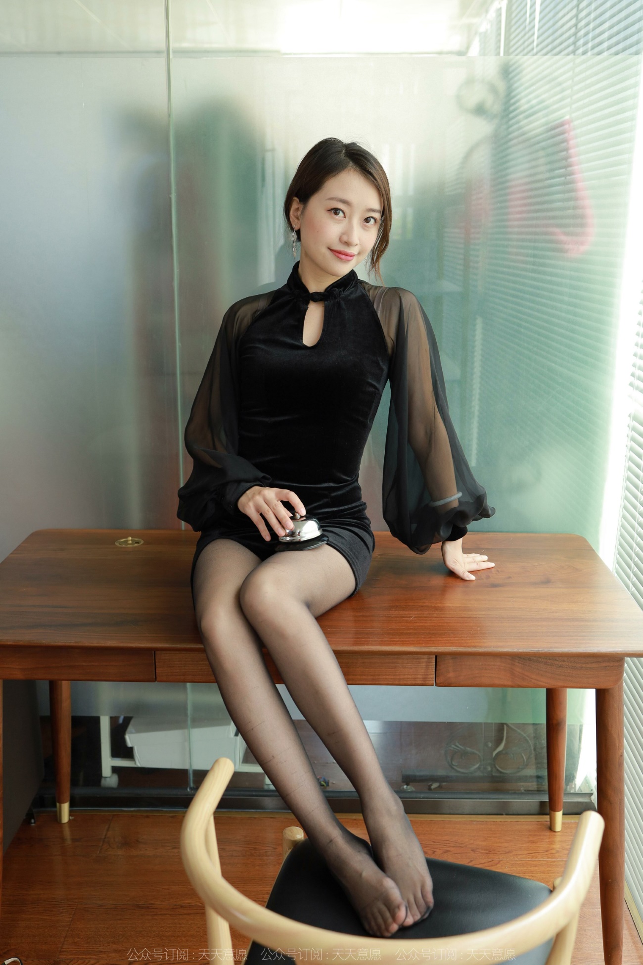 [IESS异思趣向] 耽丝 221005小婕 [87P/98MB]