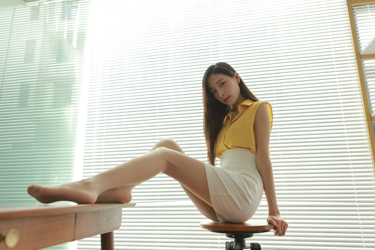 [IESS异思趣向] 耽丝 221026美子 [83P/80MB]