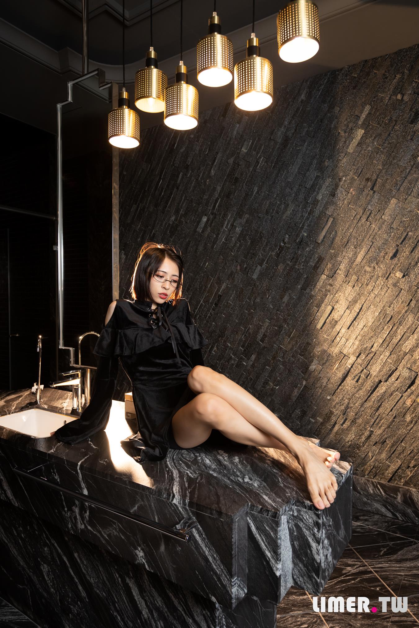 Limerence原创 NO.003 xxkuroko子子[129P/1V/3.75GB]