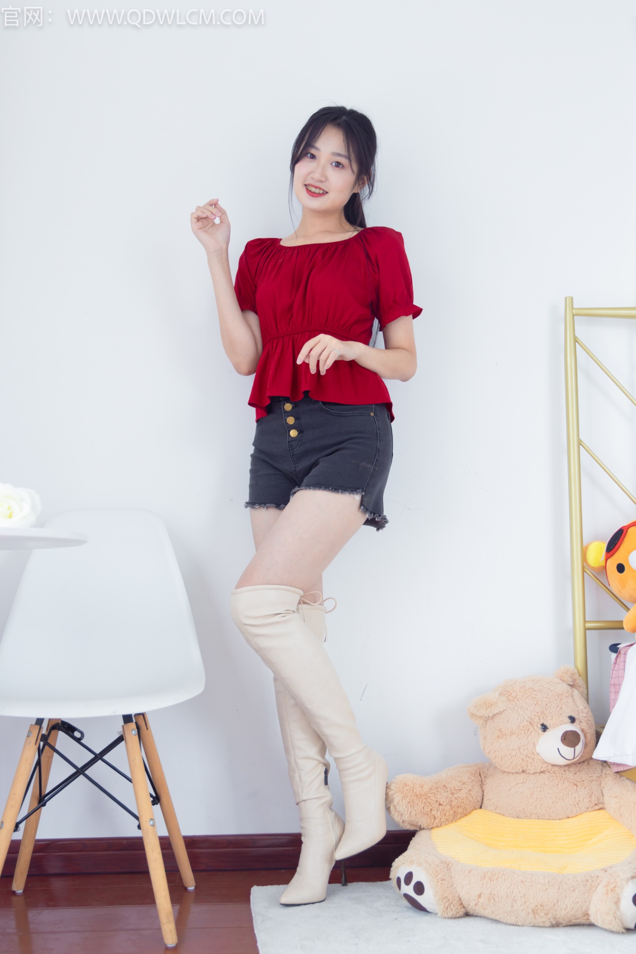 物恋传媒 NO.1389 小敏-零的焦点[171P/1V/4.04GB]