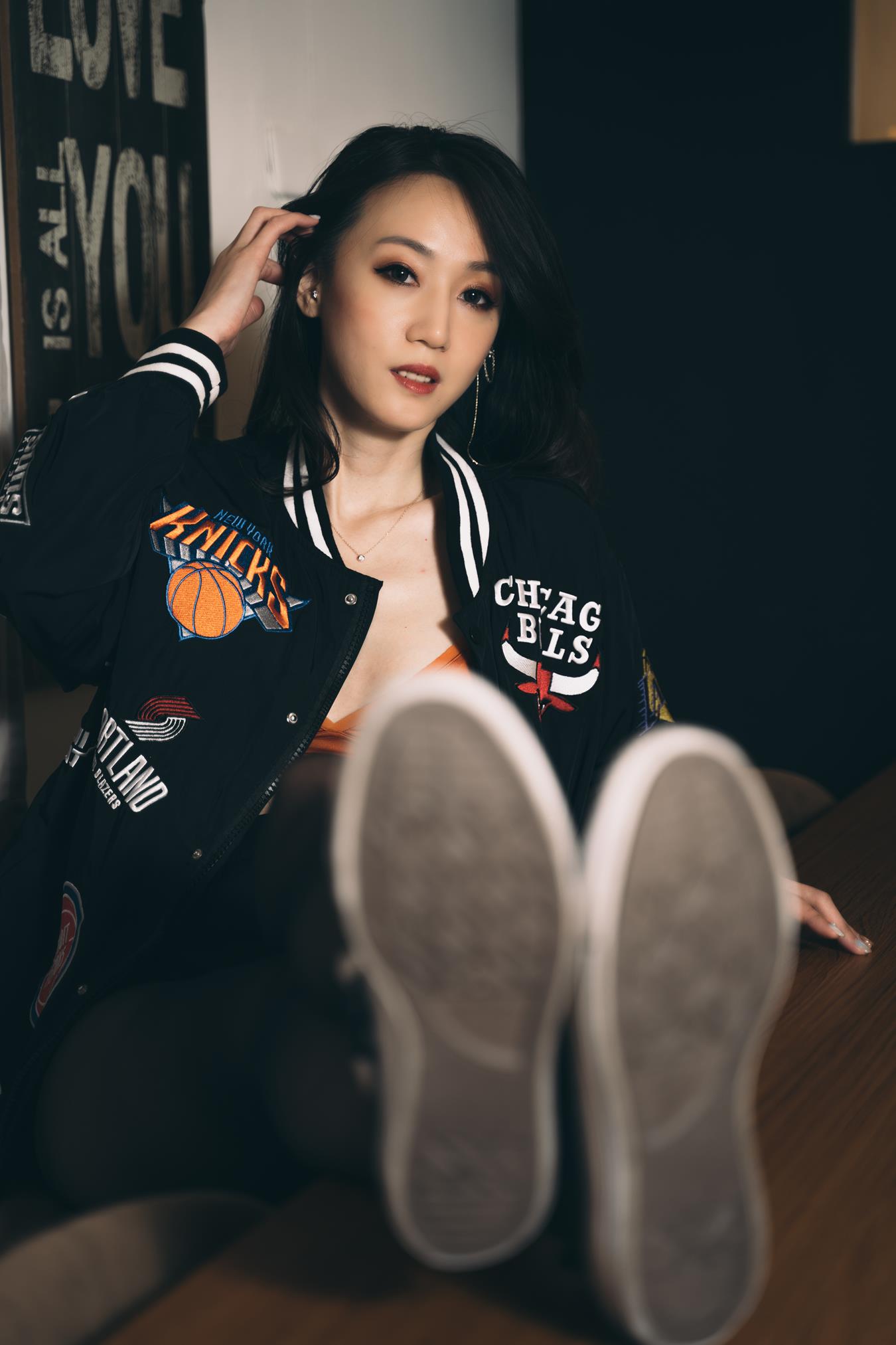 Limerence原创 NO.008 性感妹子近距离撕扯黑丝袜[199P/1V/1.86GB]