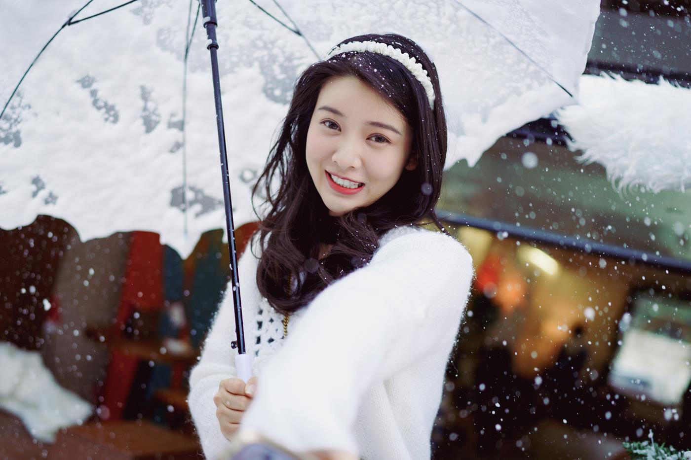 [YITUYU艺图语] 2022.01.29 叮叮当，圣诞美景主题人像摄影 喵喵喵是锦儿呀 [61P/440MB]