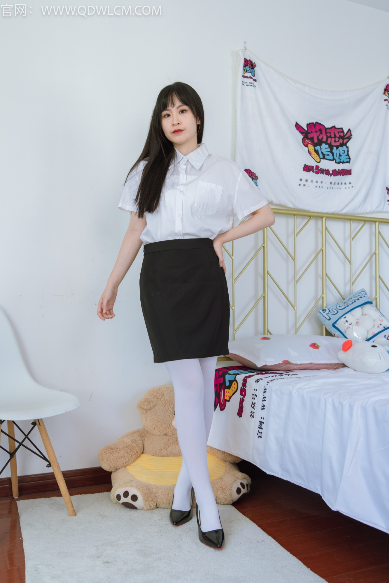 物恋传媒 NO.1392 兮兮-绚烂野蔷薇[150P/1V/3.95GB]