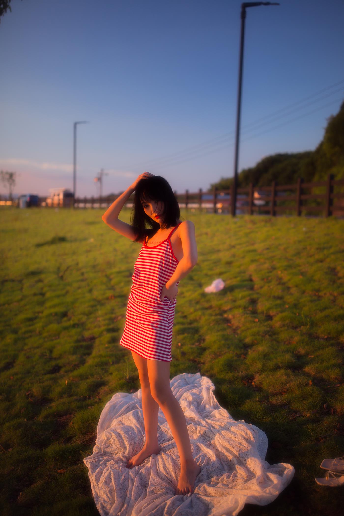 [YITUYU艺图语] 2022.02.03 黄昏午后 虾虾 [54P/167MB]