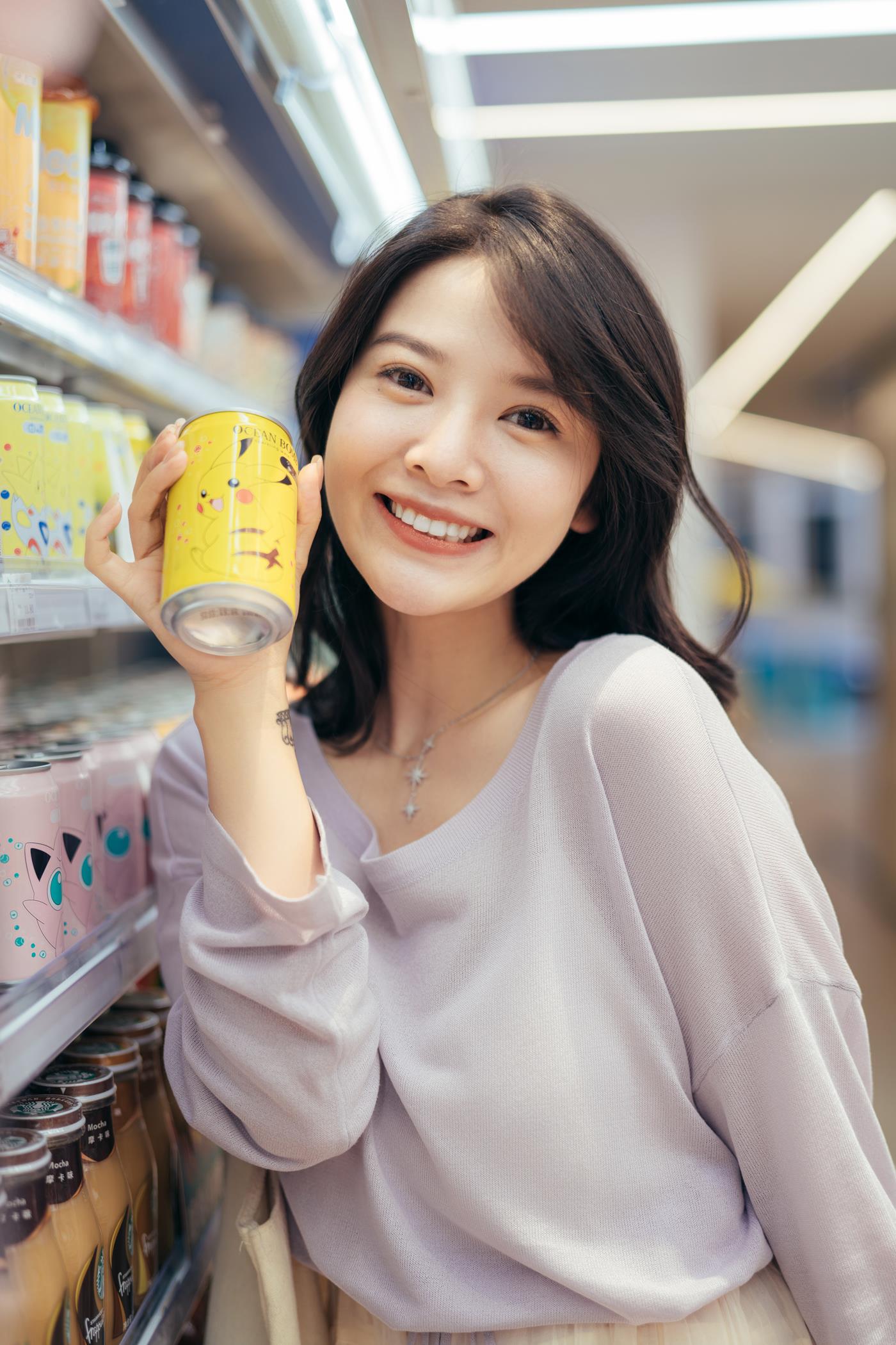 [YITUYU艺图语] 2022.01.26 一大堆零食，便利店里的小满足 喵喵喵是锦儿呀 [26P/254MB]