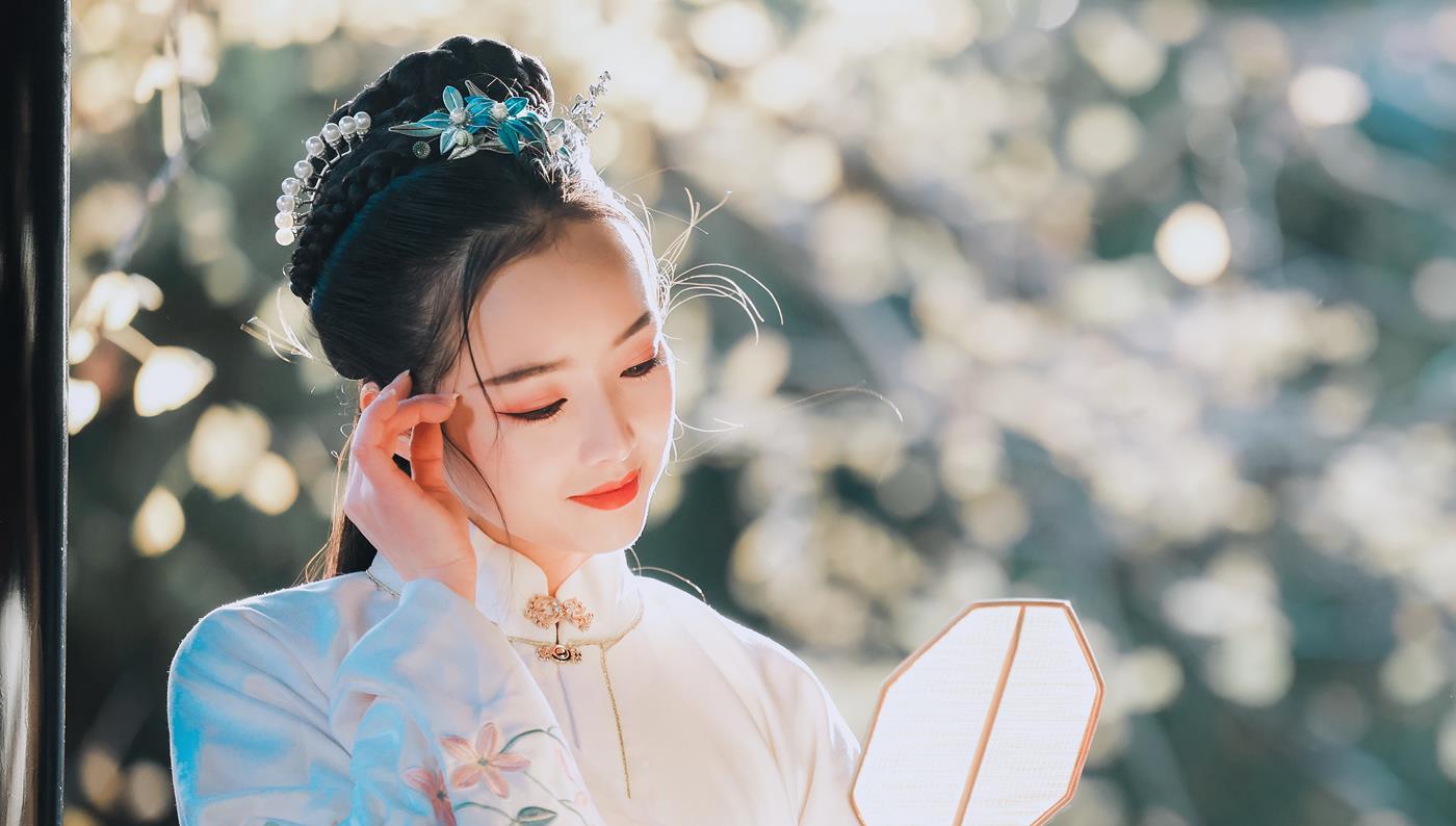 [YITUYU艺图语] 2022.01.22 枫林晚 鹿呦 [25P/465MB]