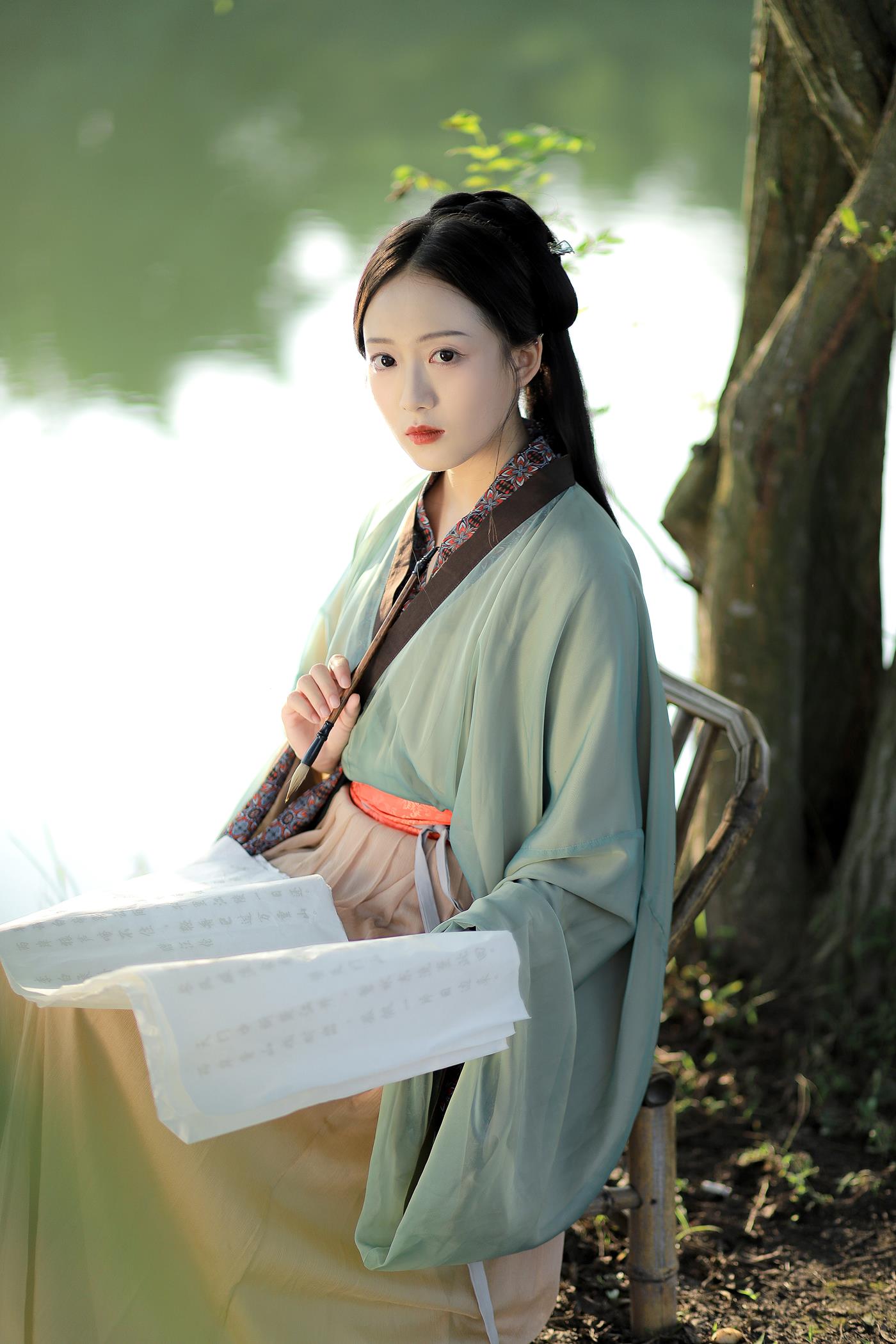 [YITUYU艺图语] 2022.02.01 人间四月天 劉忄乂 [24P/261MB]