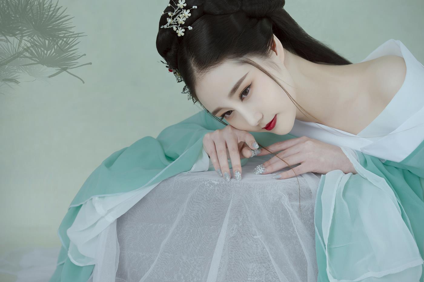 [YITUYU艺图语] 2022.01.25 碧瑶 娜宝 [22P/229MB]