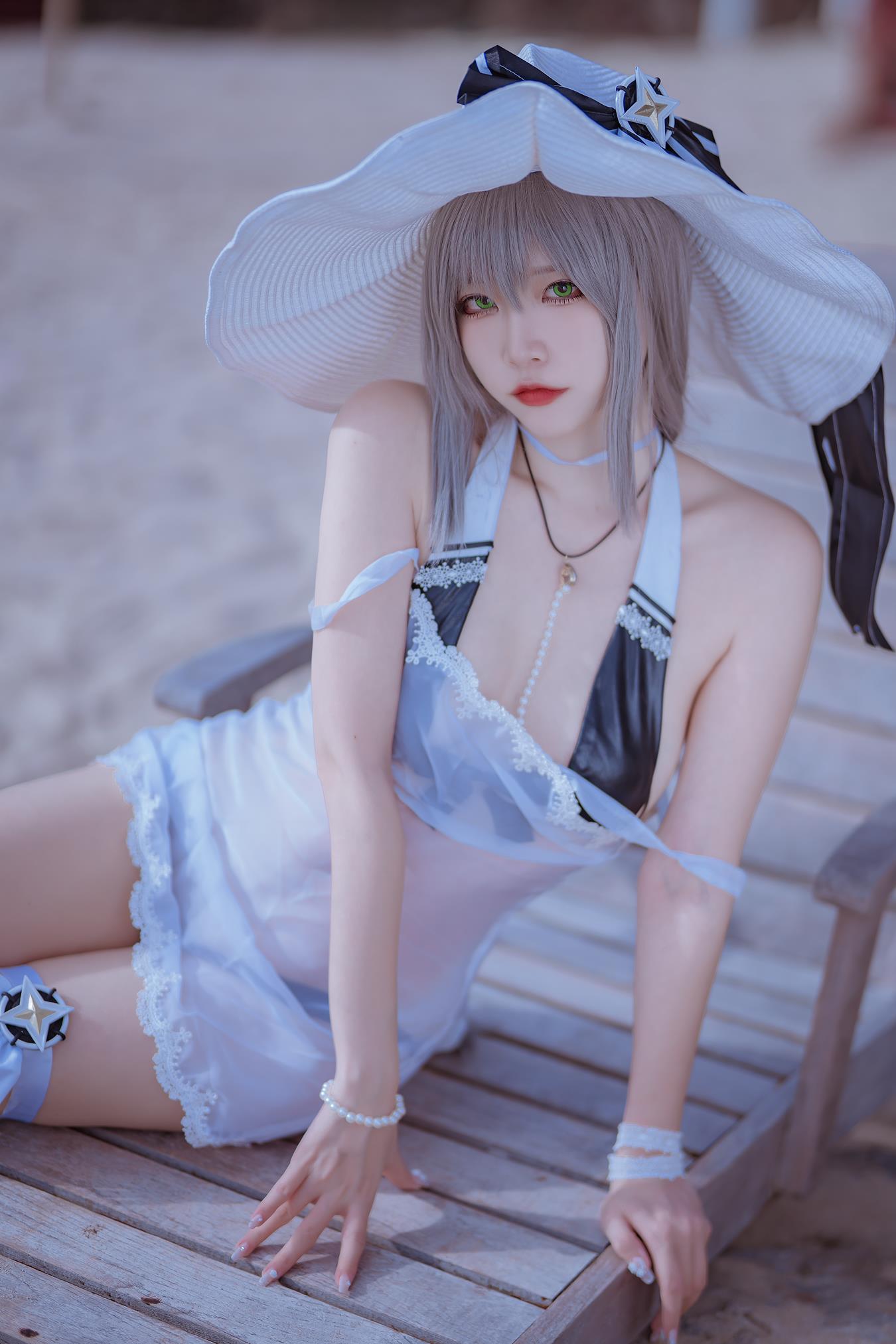 人气Coser二佐Nisa 碧蓝 天鹰泳装 [20P/236MB]