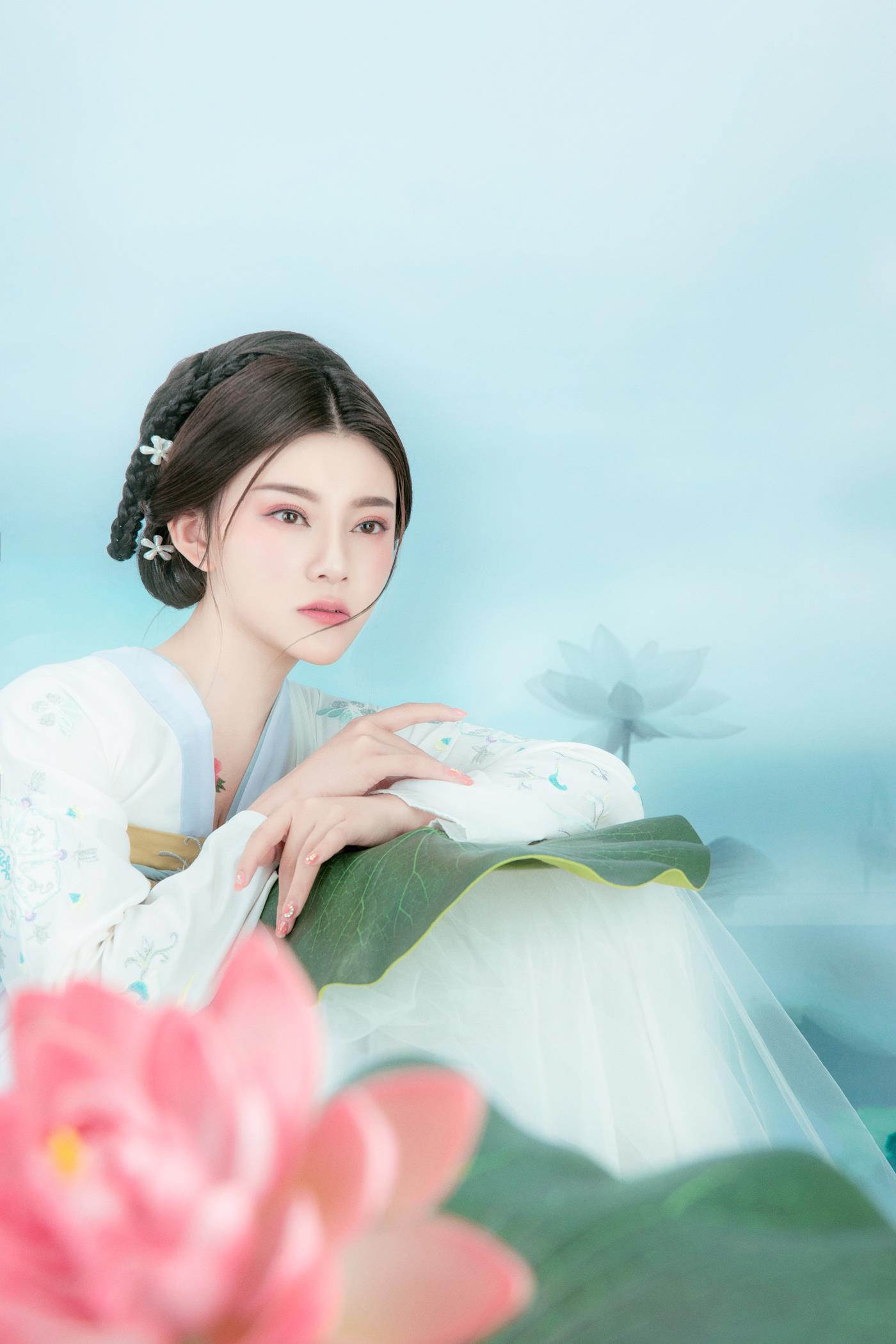 [YITUYU艺图语] 2022.01.10 荷间意 琴宝 [24P/317MB]