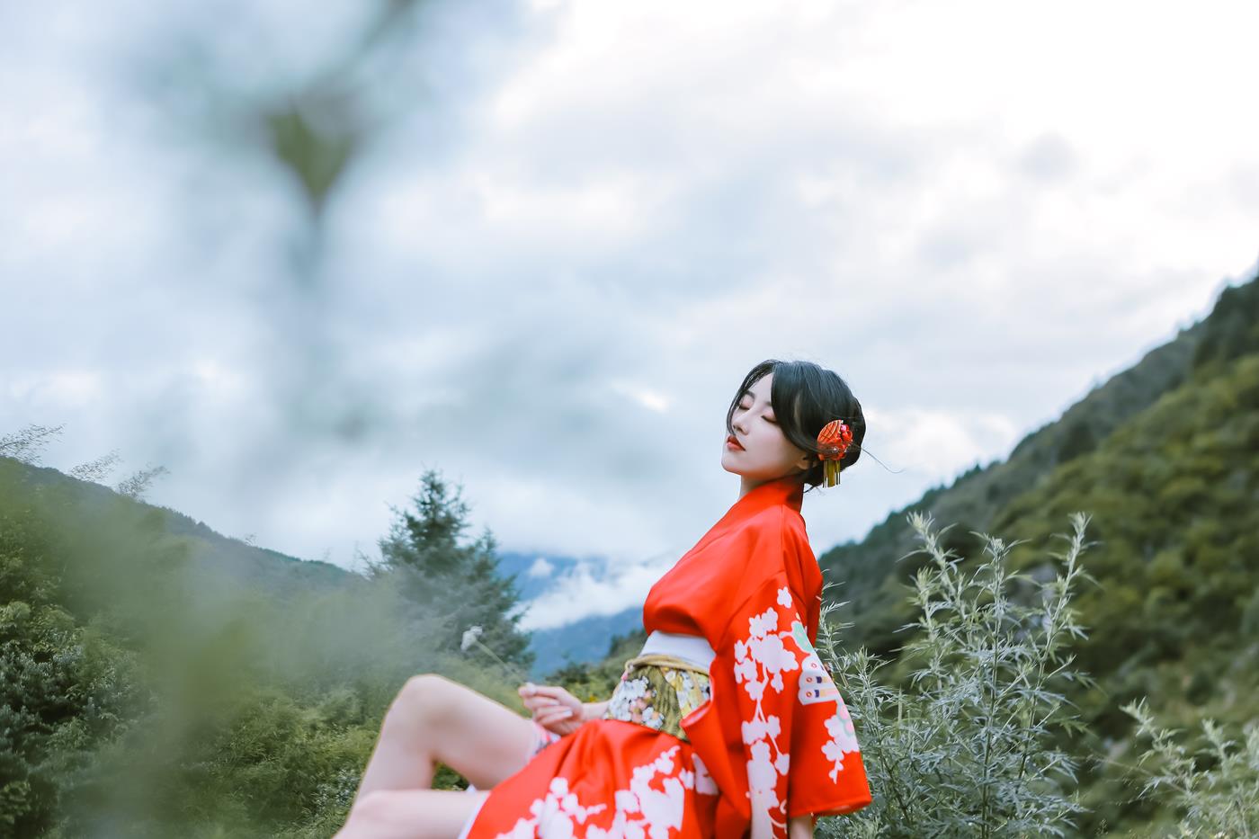 [YITUYU艺图语] 2022.02.01 青山绿水间 婷婷 [23P/251MB]