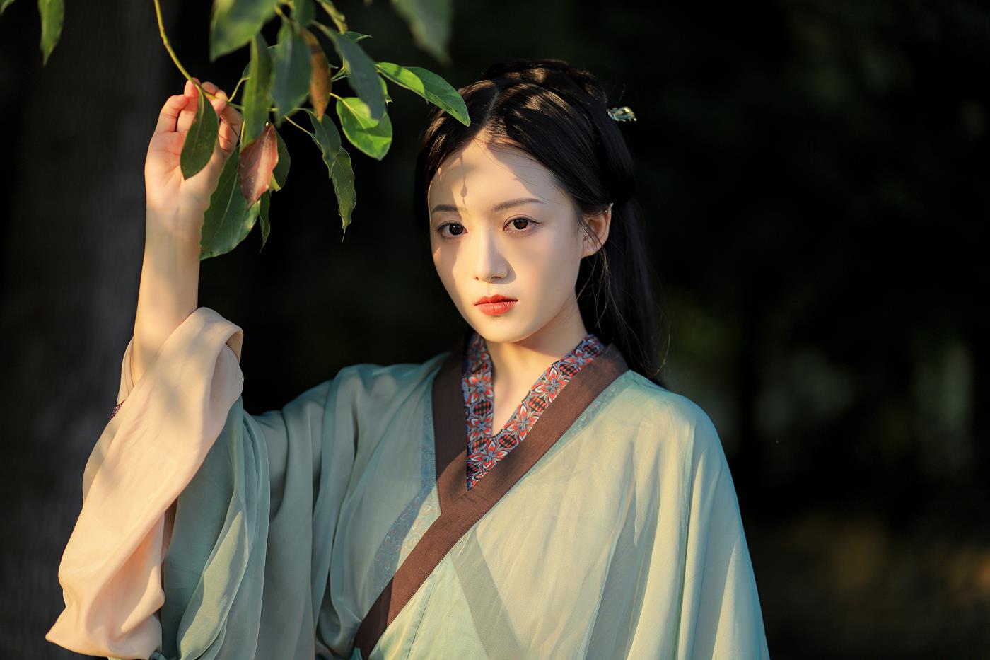 [YITUYU艺图语] 2022.02.01 人间四月天 劉忄乂 [24P/261MB]