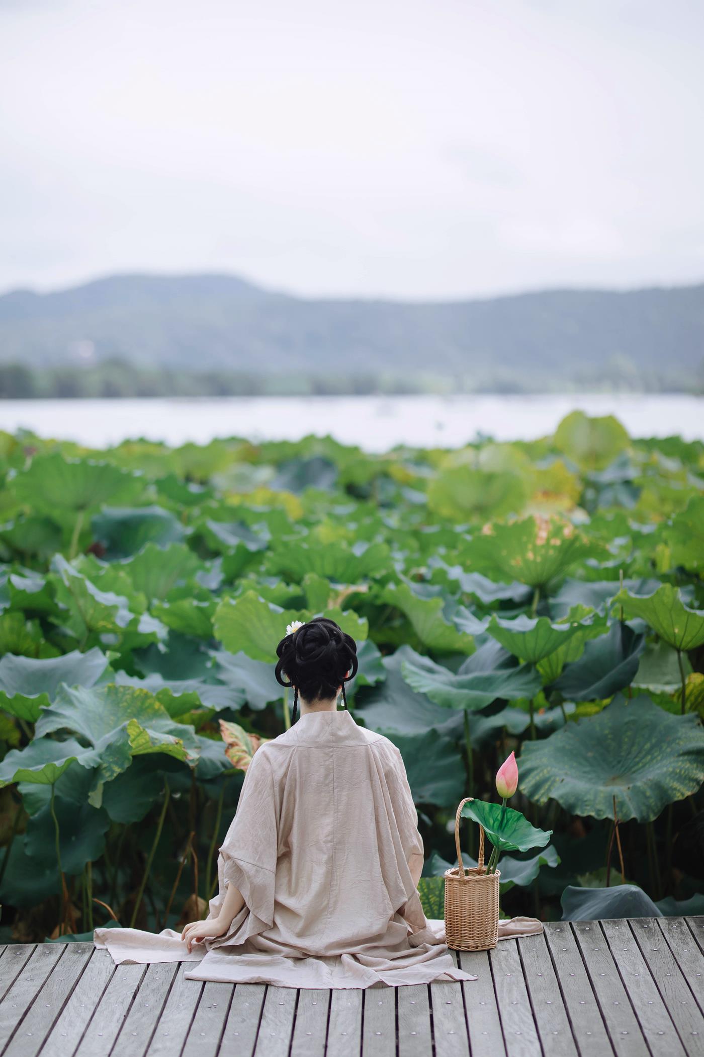 [YITUYU艺图语] 2022.02.09 荷叶五寸荷花娇 罗熙 [19P/90MB]