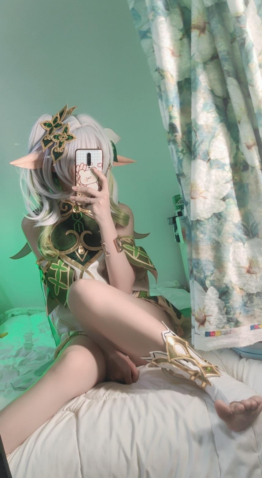 洛桑w伊梓  小草神 [29P/3V/111MB]