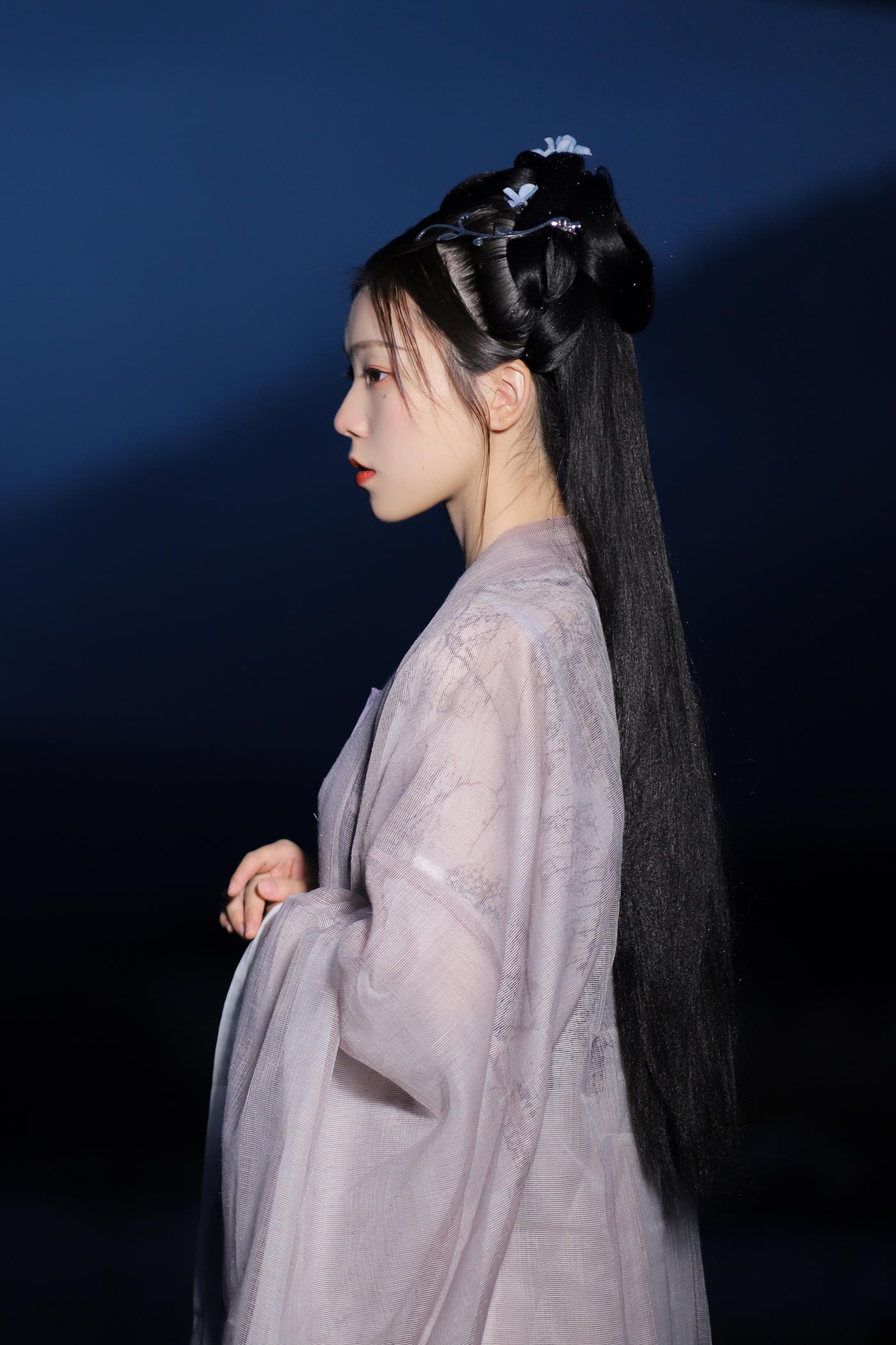 [YITUYU艺图语] 2022.02.05 提灯照河山 一方伊人yi [22P/239MB]