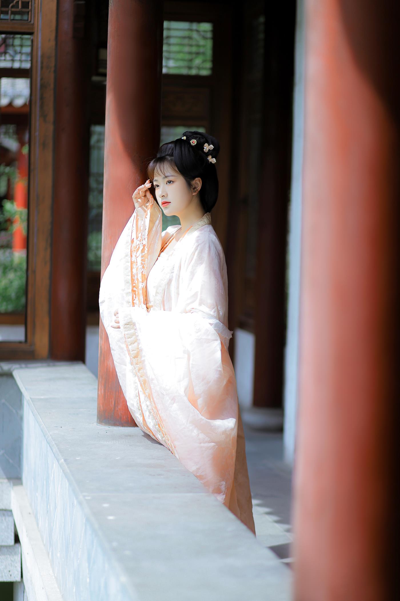 [YITUYU艺图语] 2022.01.29 清平调 栗子 [23P/174MB]