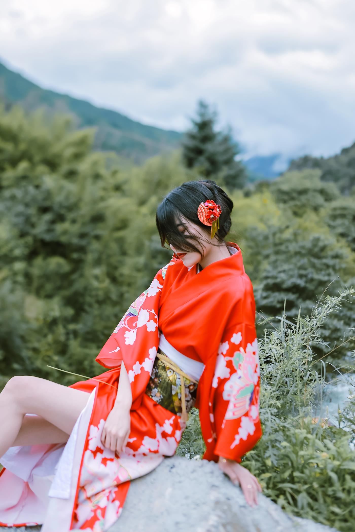 [YITUYU艺图语] 2022.02.01 青山绿水间 婷婷 [23P/251MB]