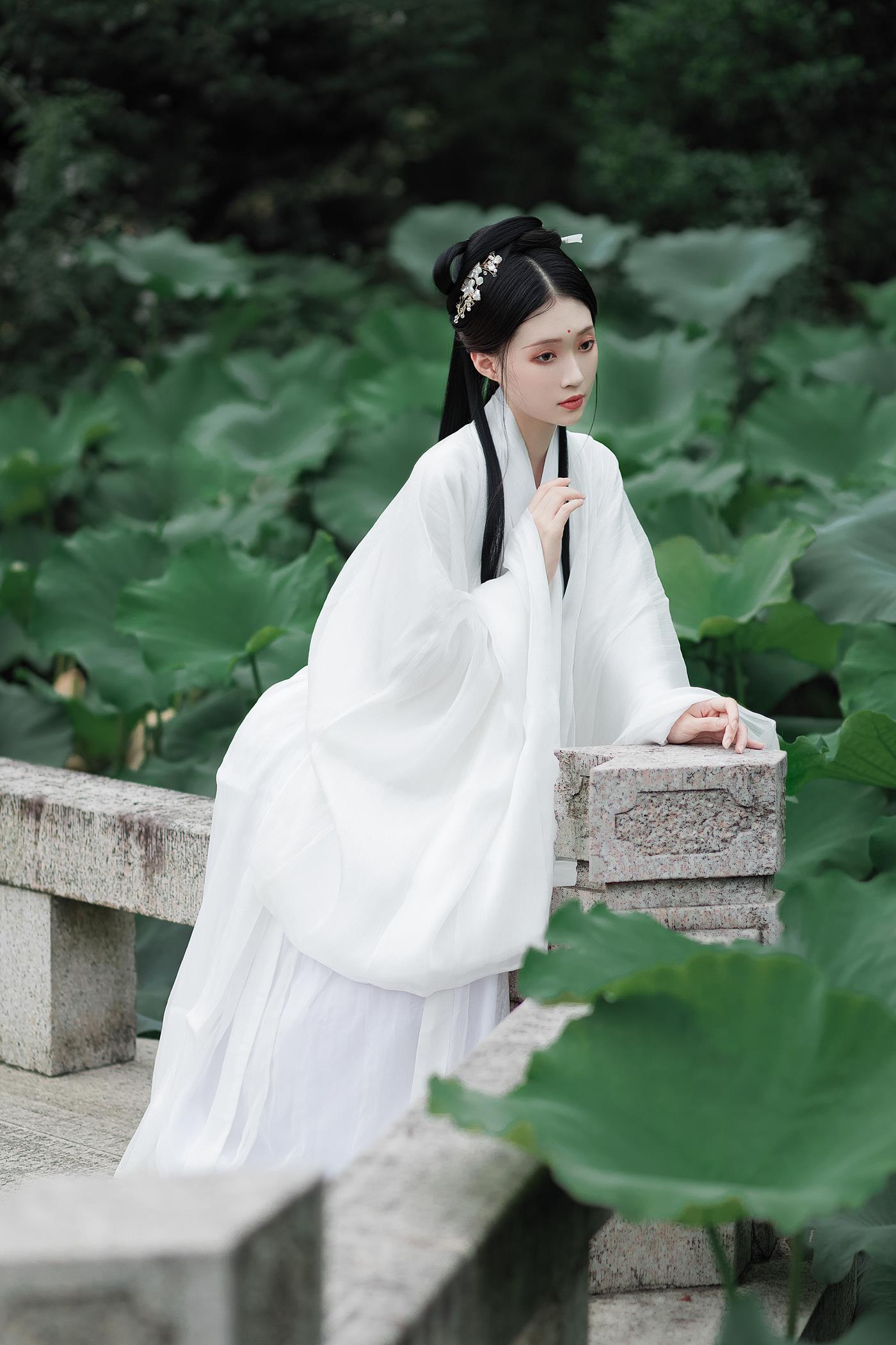 [YITUYU艺图语] 2022.02.02 层波潋滟远山横 一笑一倾城 柳柳杨柳柳_ [23P/513MB]