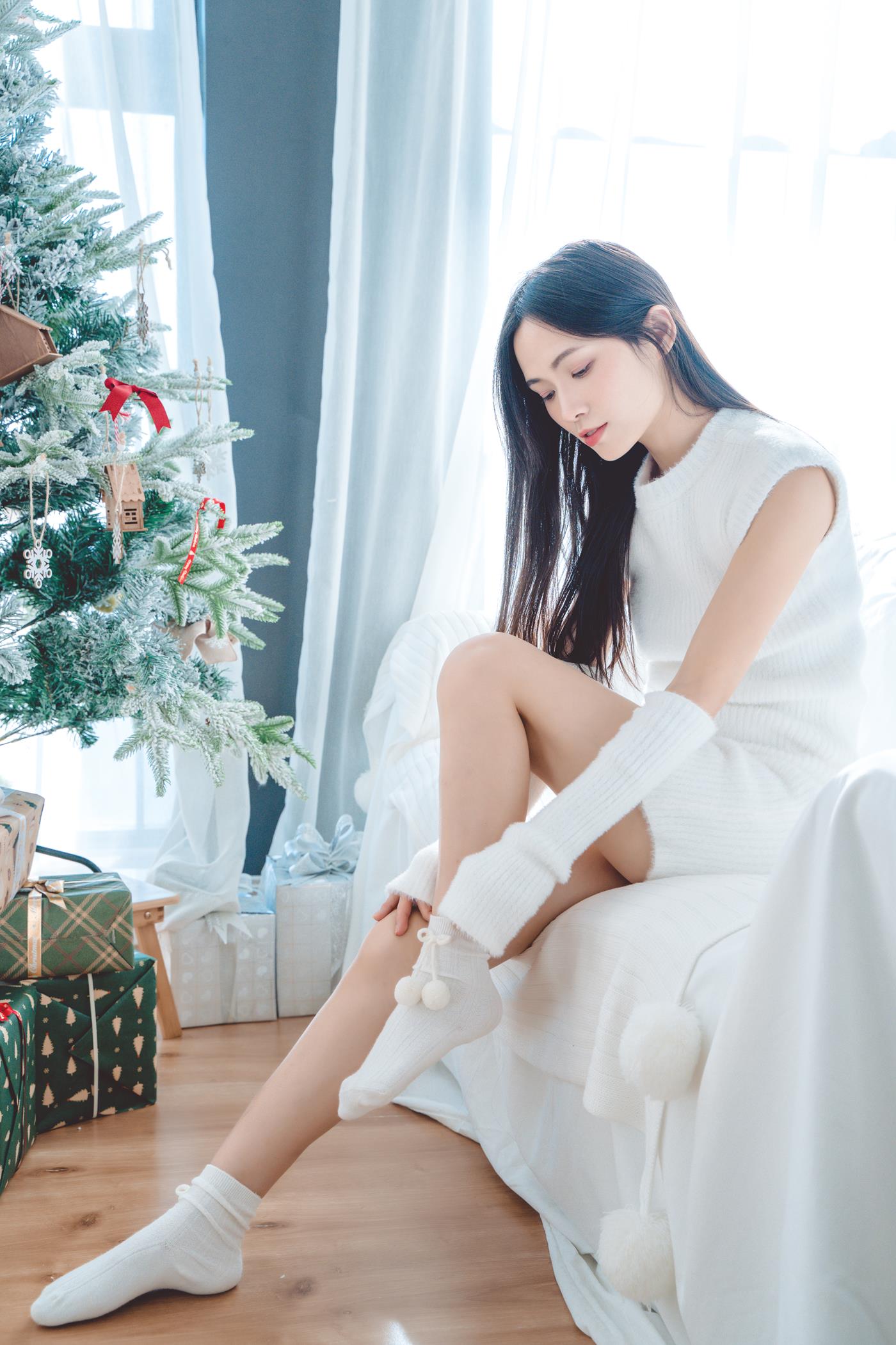 [YITUYU艺图语] 2022.02.11 纯白季节 老猪 [22P/396MB]