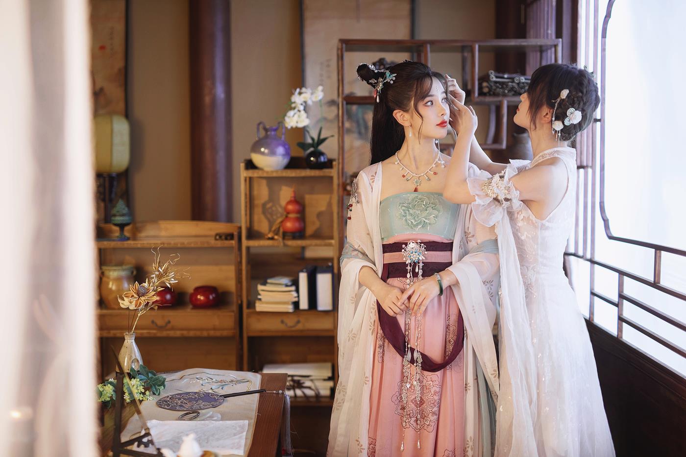 [YITUYU艺图语] 2022.01.13 云影乘月 仓仓 [24P/290MB]