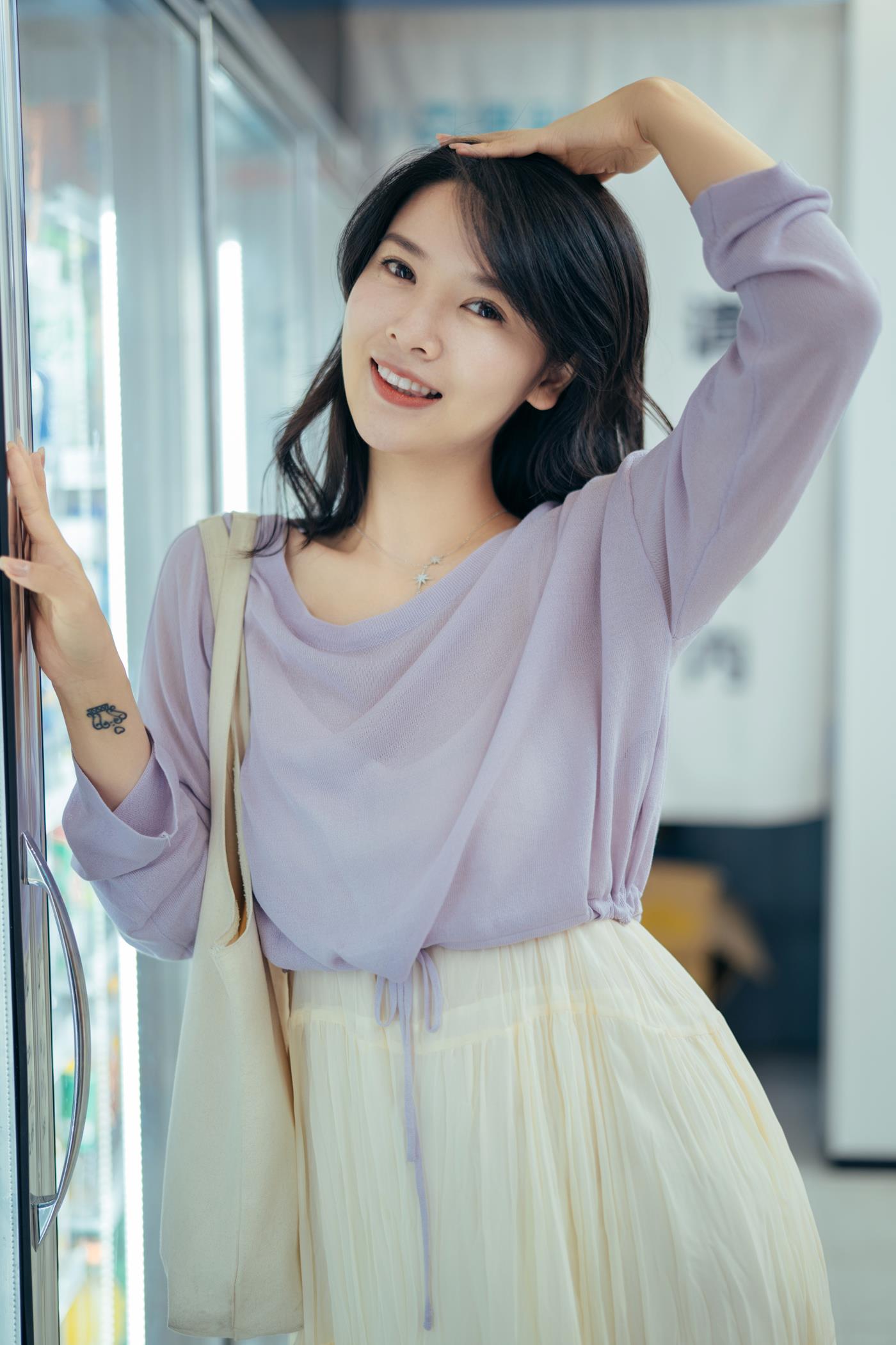 [YITUYU艺图语] 2022.01.26 一大堆零食，便利店里的小满足 喵喵喵是锦儿呀 [26P/254MB]