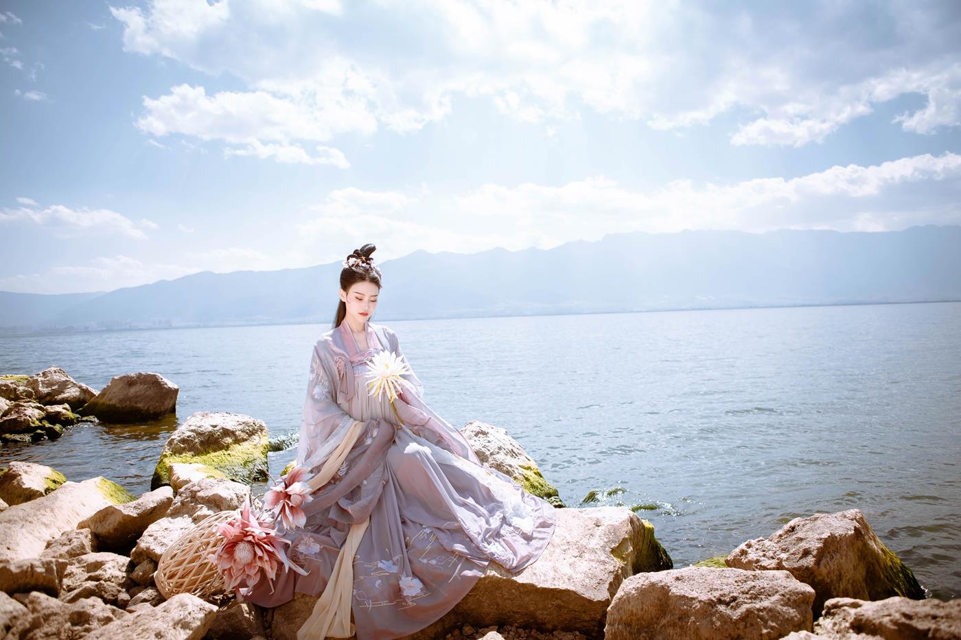 [YITUYU艺图语] 2022.02.06 南国有佳人 婷婷 [25P/53MB]