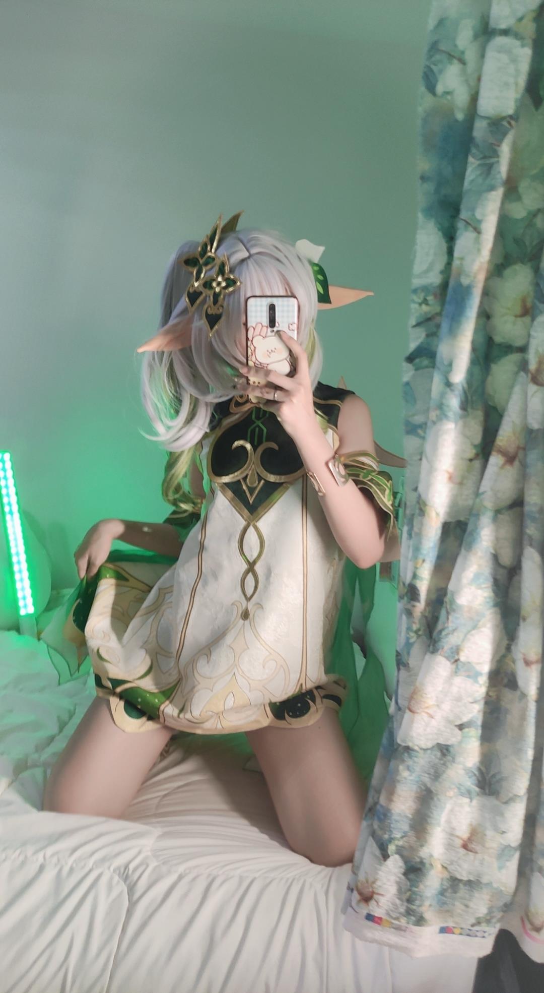 洛桑w伊梓  小草神 [29P/3V/111MB]