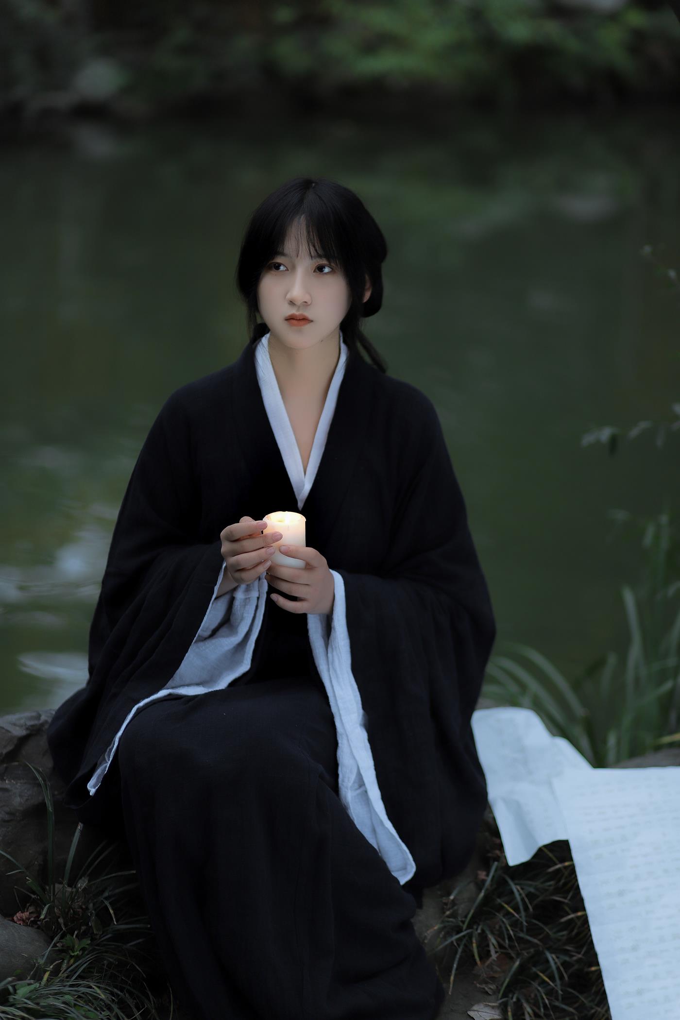 [YITUYU艺图语] 2022.01.27 人间有味是清欢 半夏夏夏 [34P/307MB]