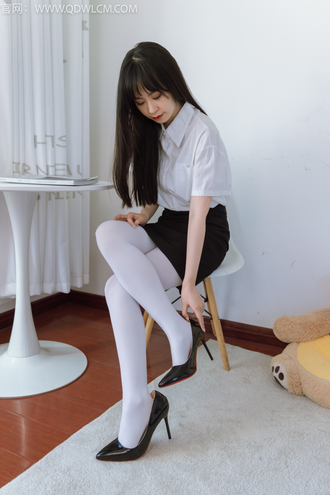 物恋传媒 NO.1392 兮兮-绚烂野蔷薇[150P/1V/3.95GB]