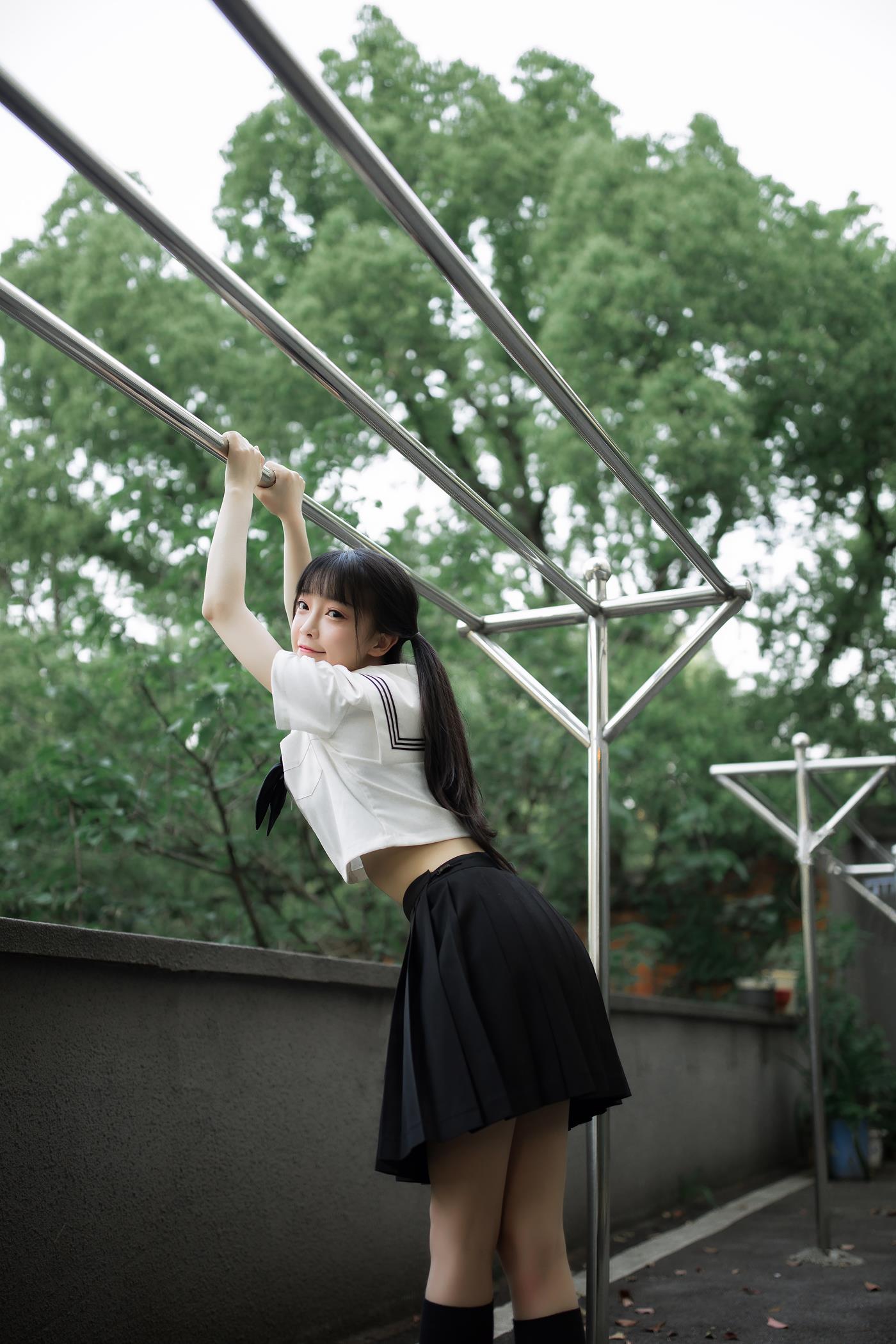 [YITUYU艺图语] 2022.01.29 放学后 欣欣 [43P/297MB]