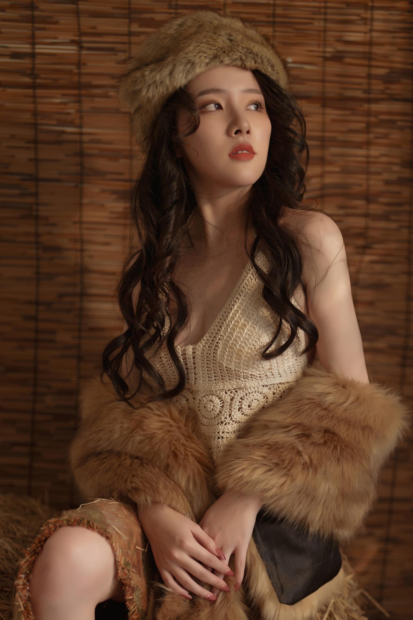 [YITUYU艺图语] 2022.01.30 柴火屋里的暧昧时光 姚妹 [43P/677MB]