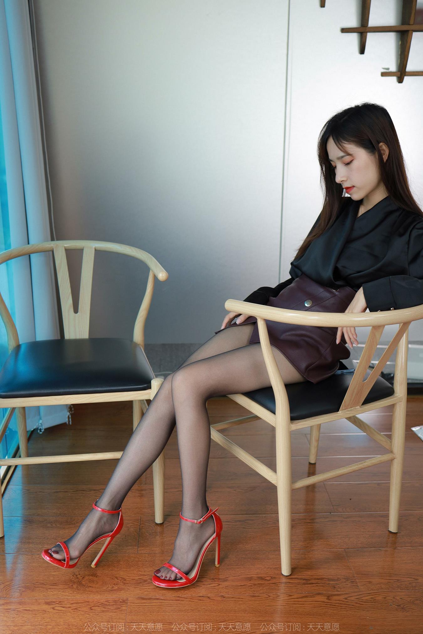 [IESS异思趣向] 2022.07.01 丝享家1134：美子《椅子下的红高跟》[91P/143MB]