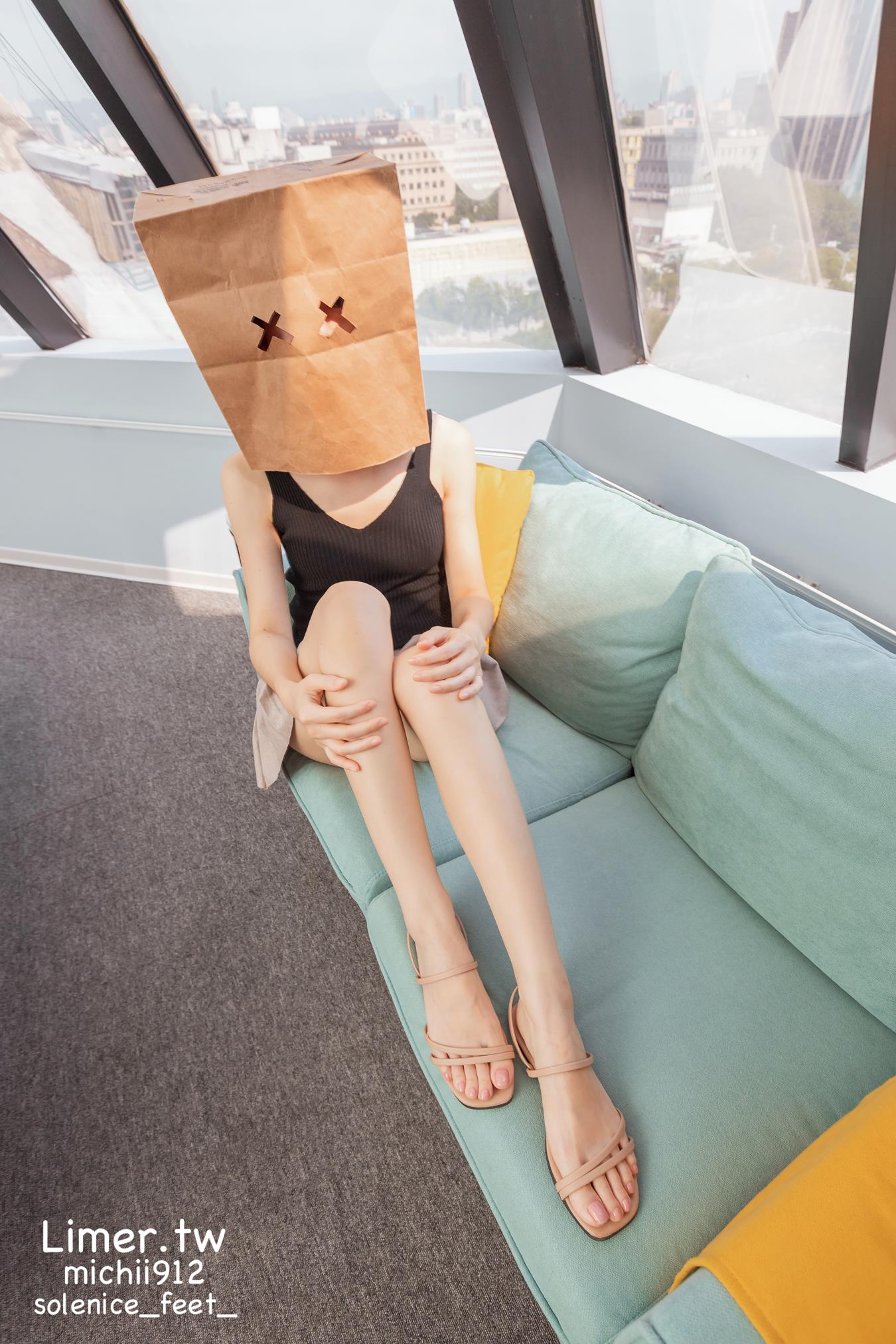 Limerence原创 NO.013 Michii神秘纸袋女孩的裸足大解放[170P/1V/3.79GB]