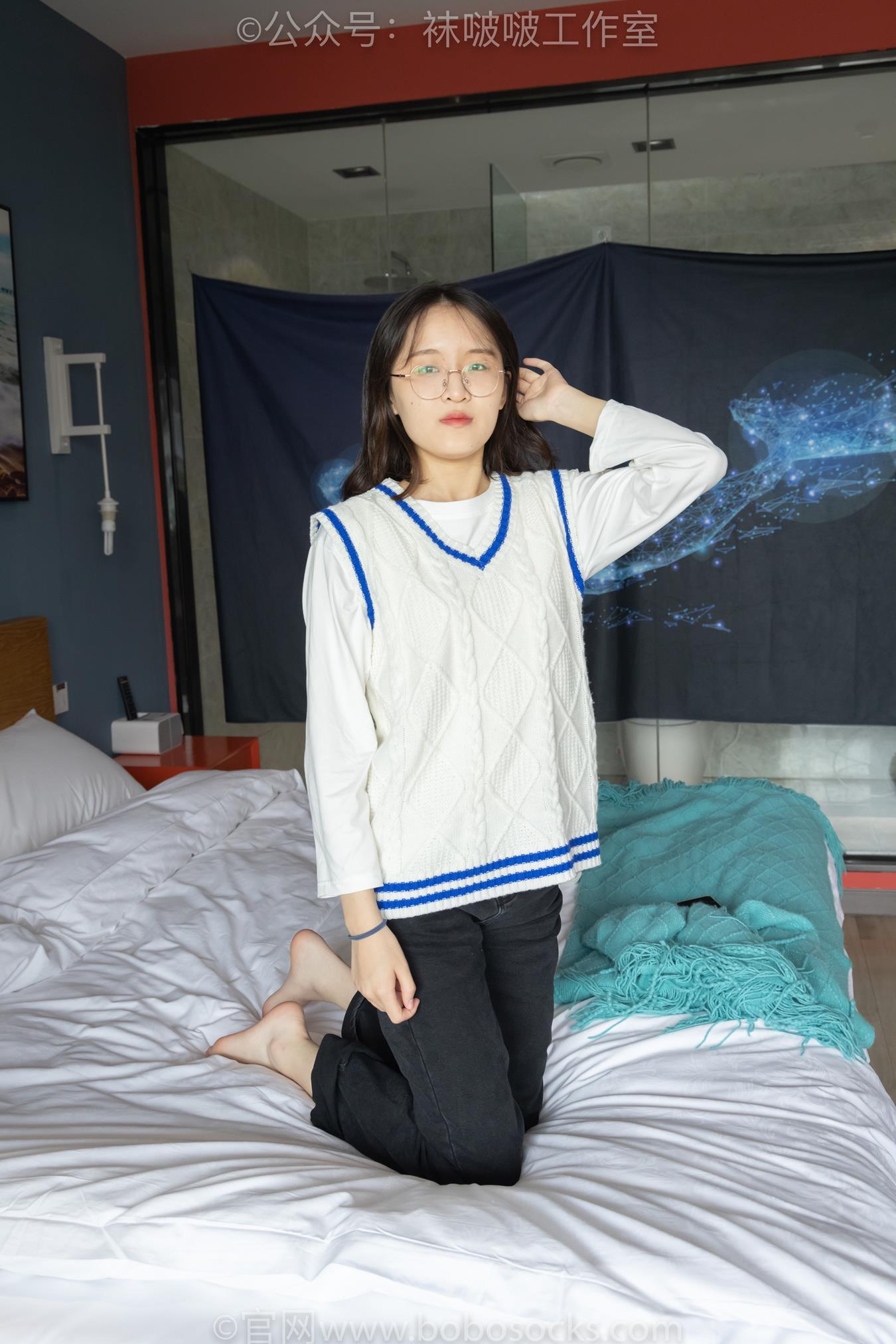 [BoBoSocks袜啵啵]积分限定作品 NO.007 熊熊-运动鞋、白棉袜、裸足[134P/2.44GB]