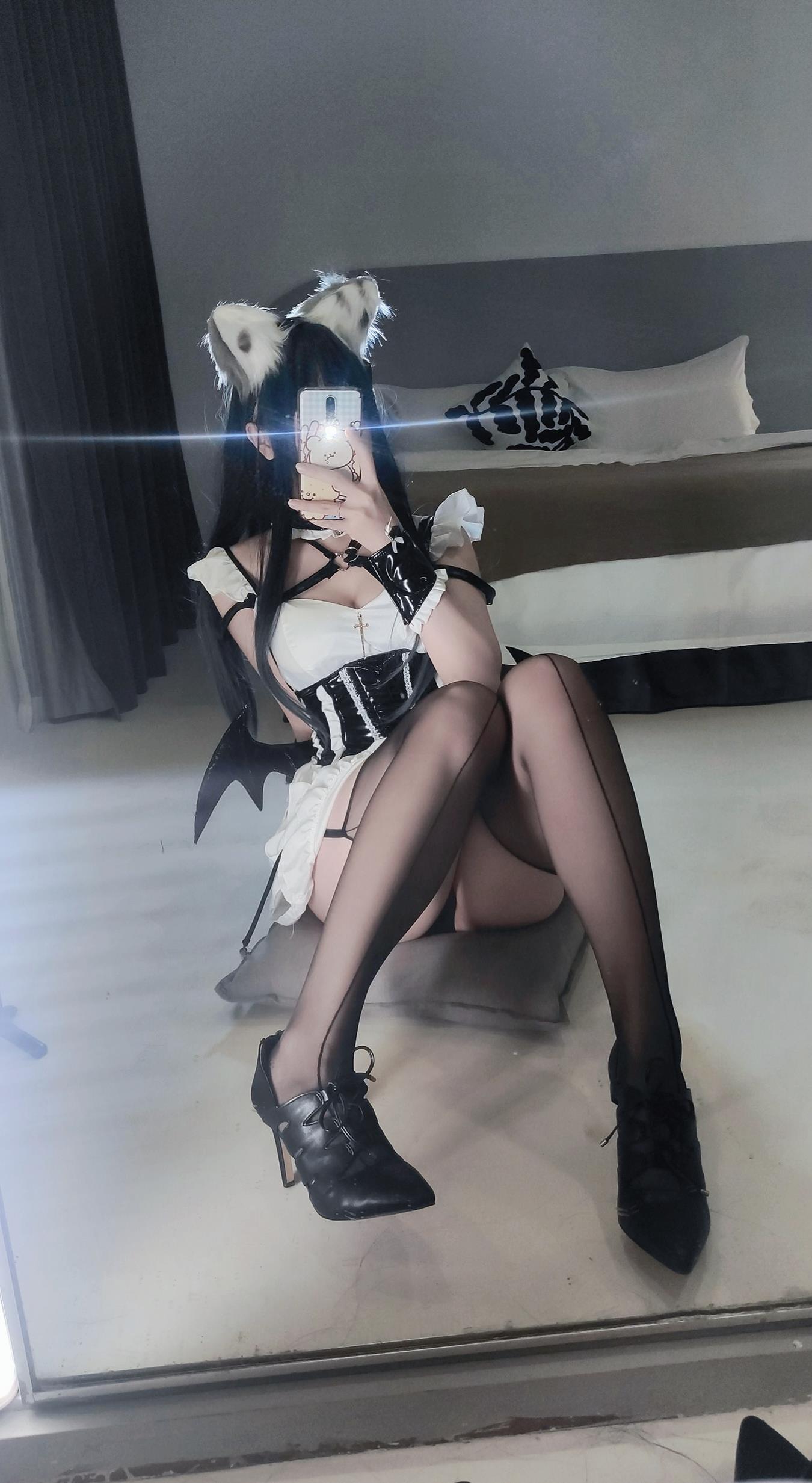 洛桑w伊梓 猫耳小恶魔 [42P/3V/384MB]