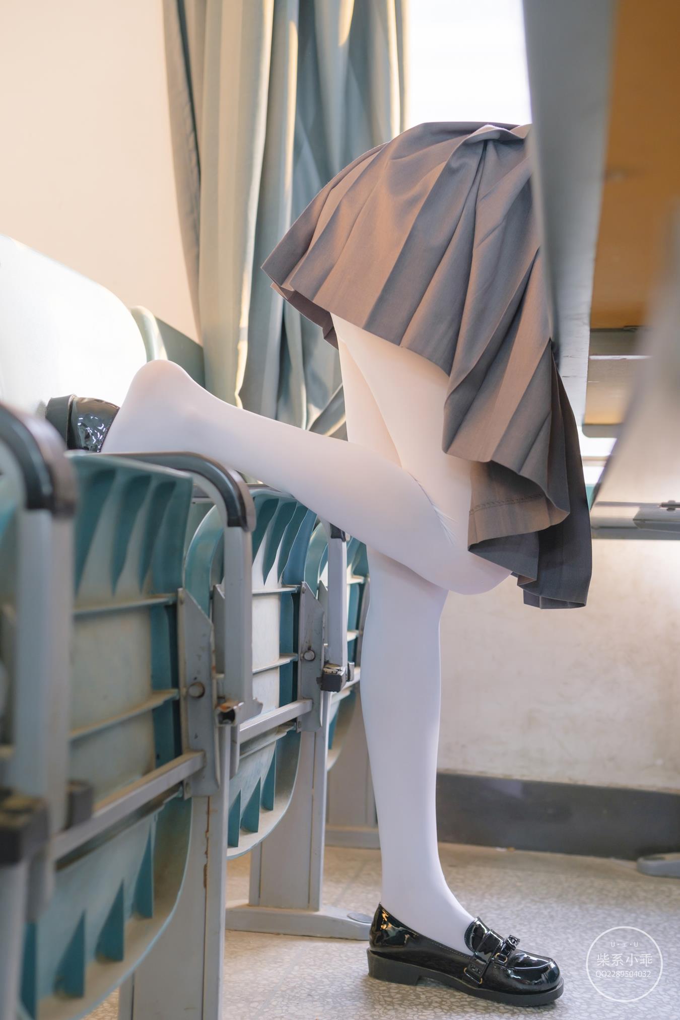 稚乖画册 夜夜 教室 [63P/1V/594MB]