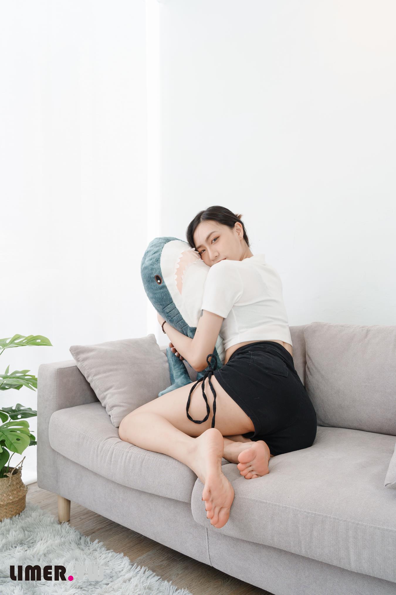 Limerence原创 NO.024 杯杯生日特辑OL 高跟裸足派对[106P/1V/3.32GB]