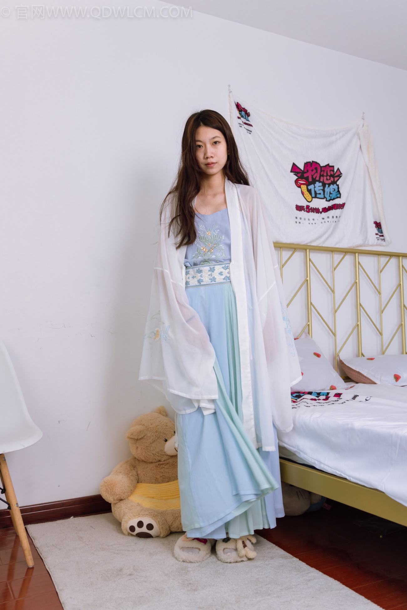 物恋传媒 NO.1438 纤纤-海的女儿[150P/1V/3.92GB]