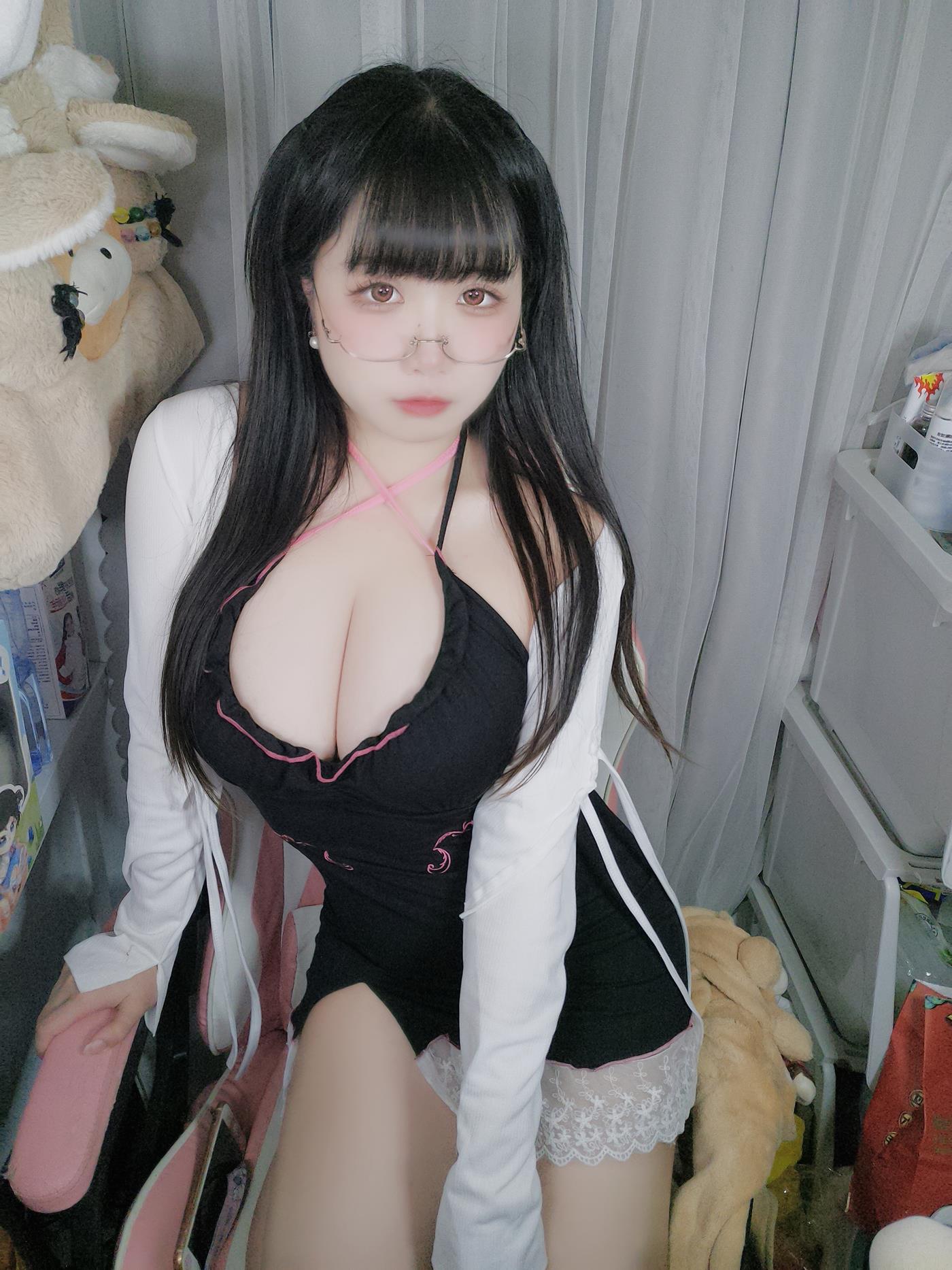 贞子蜜桃  - 心心眼[10P/1V/252MB]