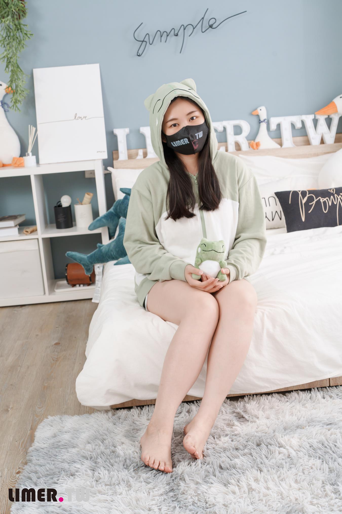 Limerence原创 NO.029 BiBi足盒激萌替身VS脚底TK[165P/1V/2.41GB]