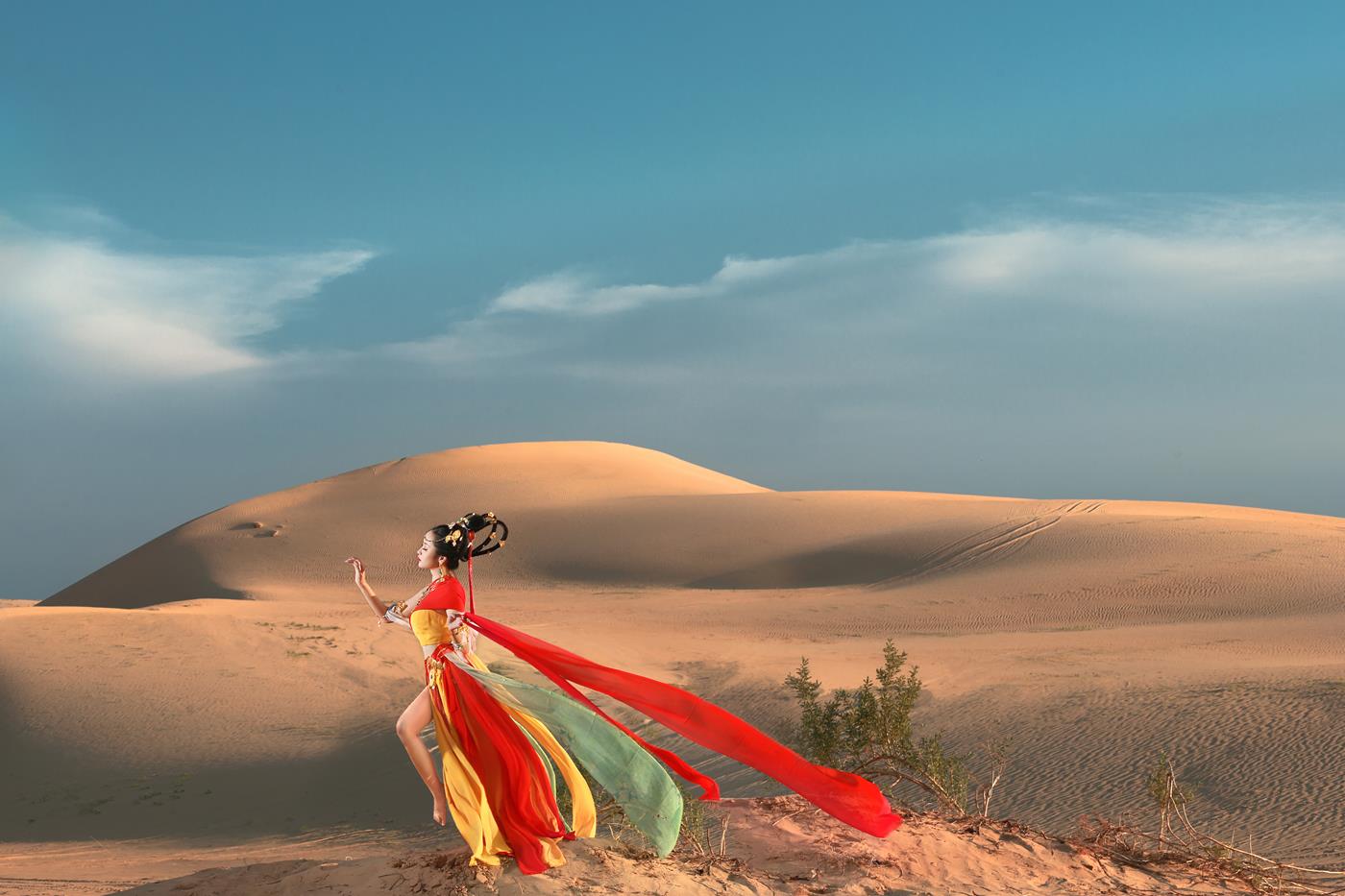 [YITUYU艺图语] 2022.02.28 域外飞天 晶晶 [20P/238MB]