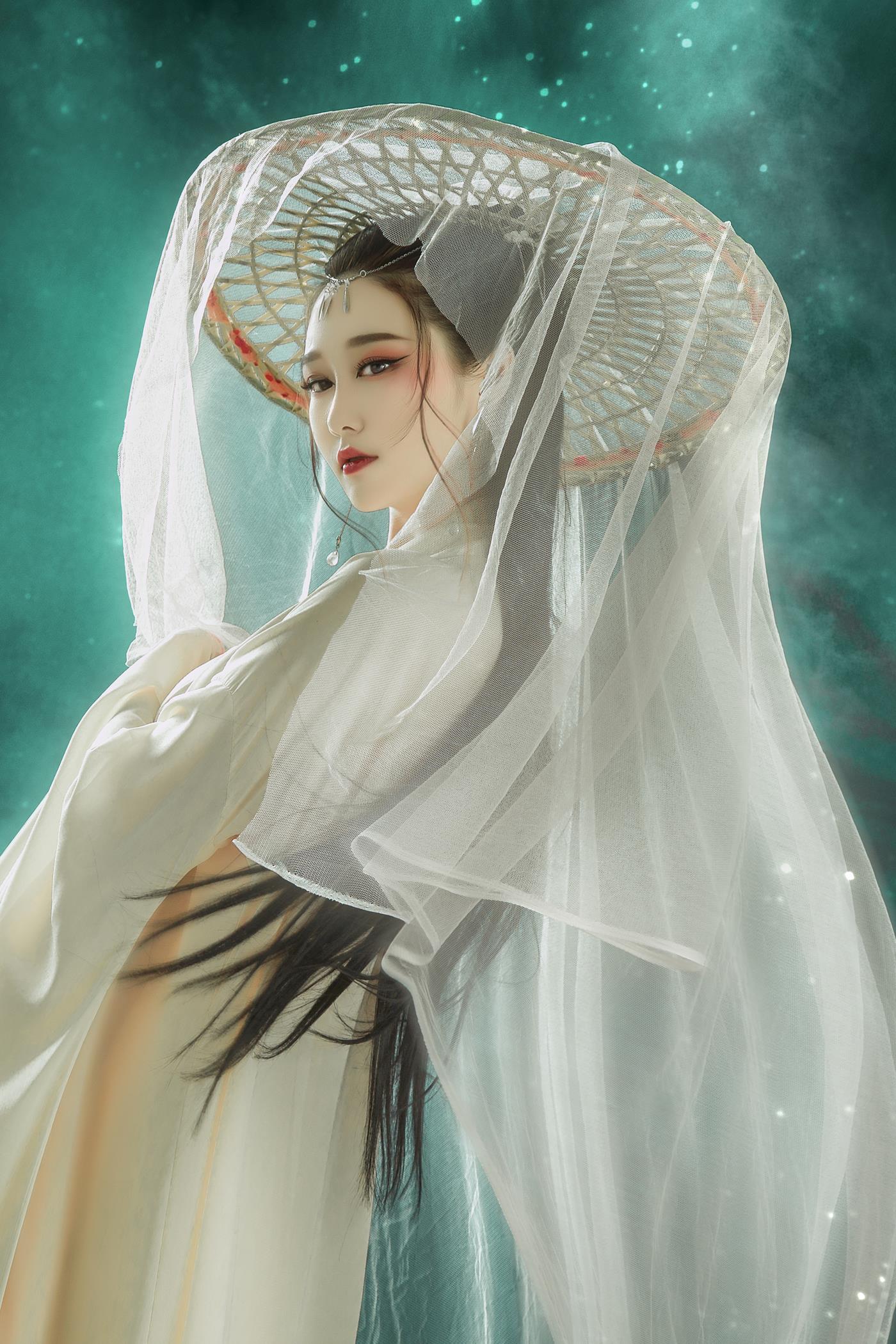 [YITUYU艺图语] 2022.02.17 孤星寒 娜宝 [22P/313MB]