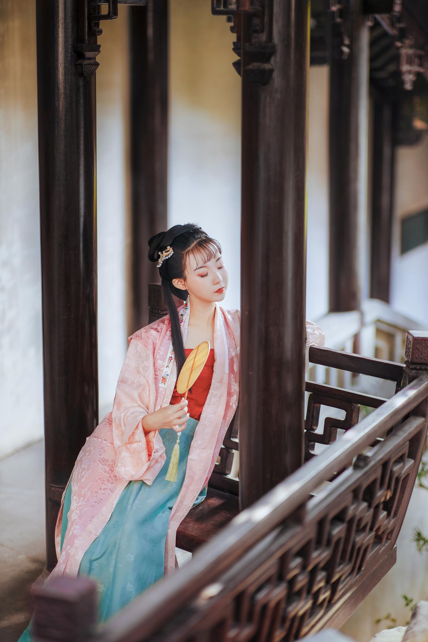 [YITUYU艺图语] 2022.02.21 锁清秋 简森_Red [25P/216MB]